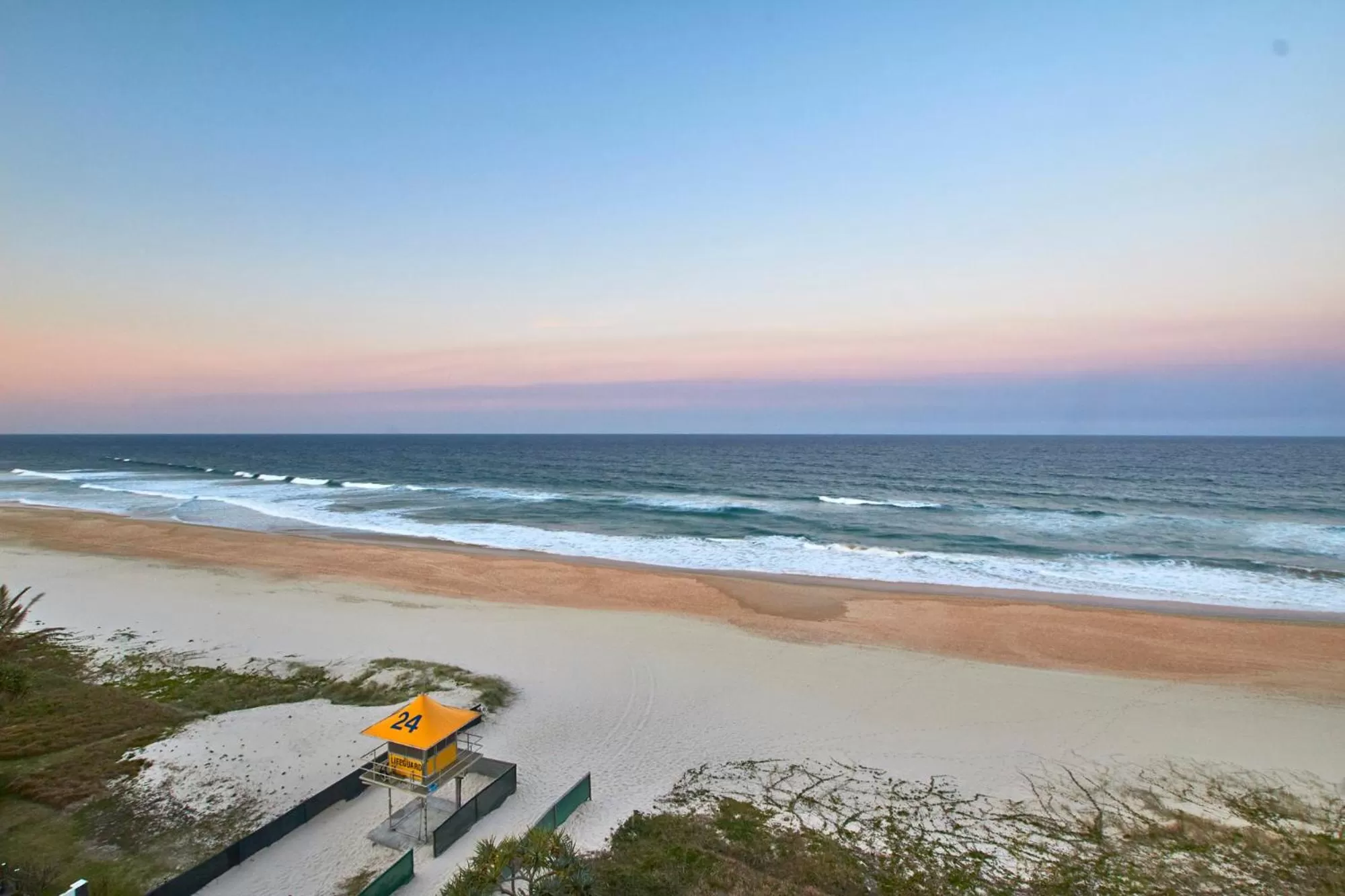 Day in Albatross North Apartments