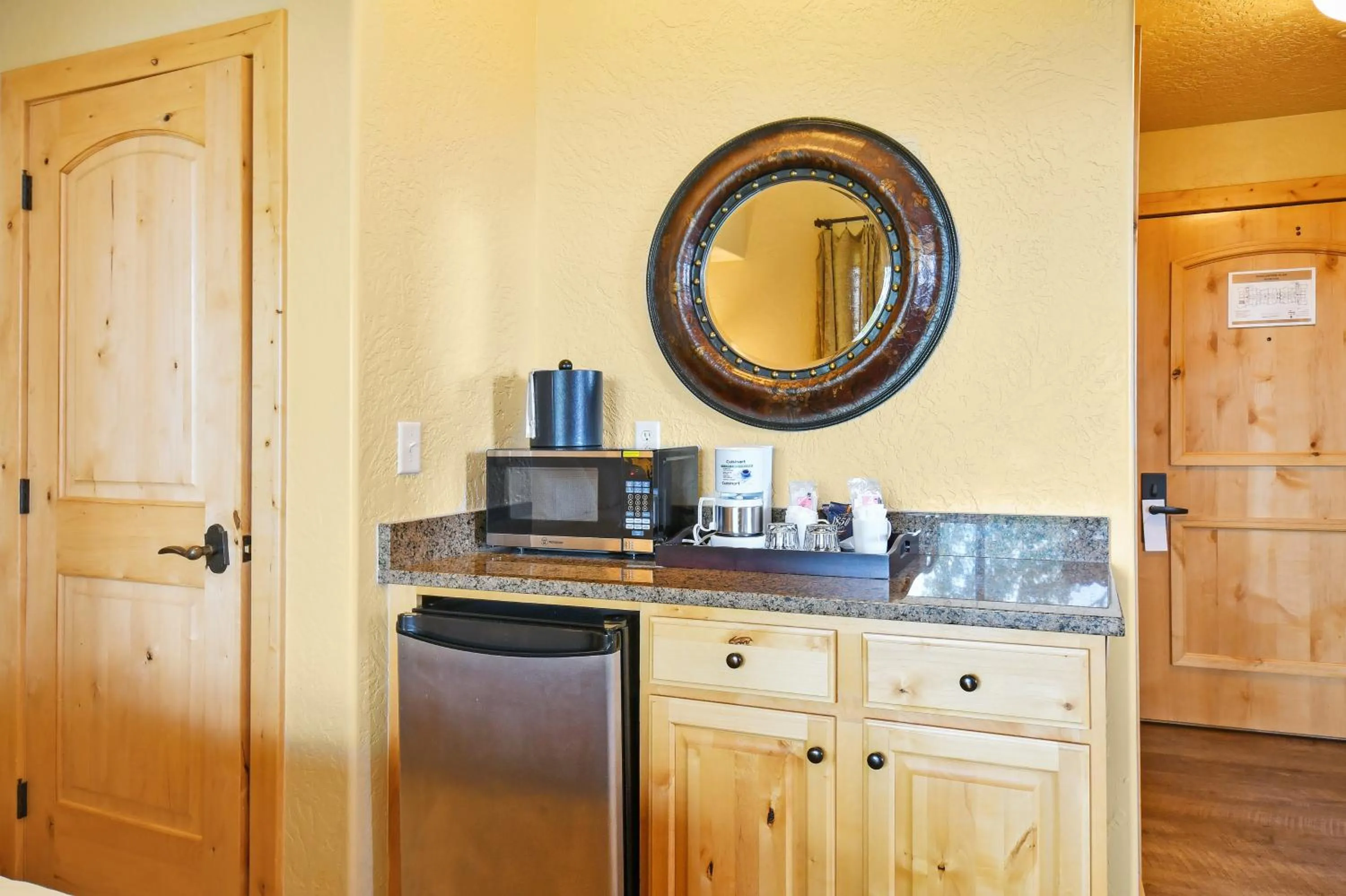 Coffee/tea facilities in Silverado Lodge, Park City - Canyons Village by Vail Resorts