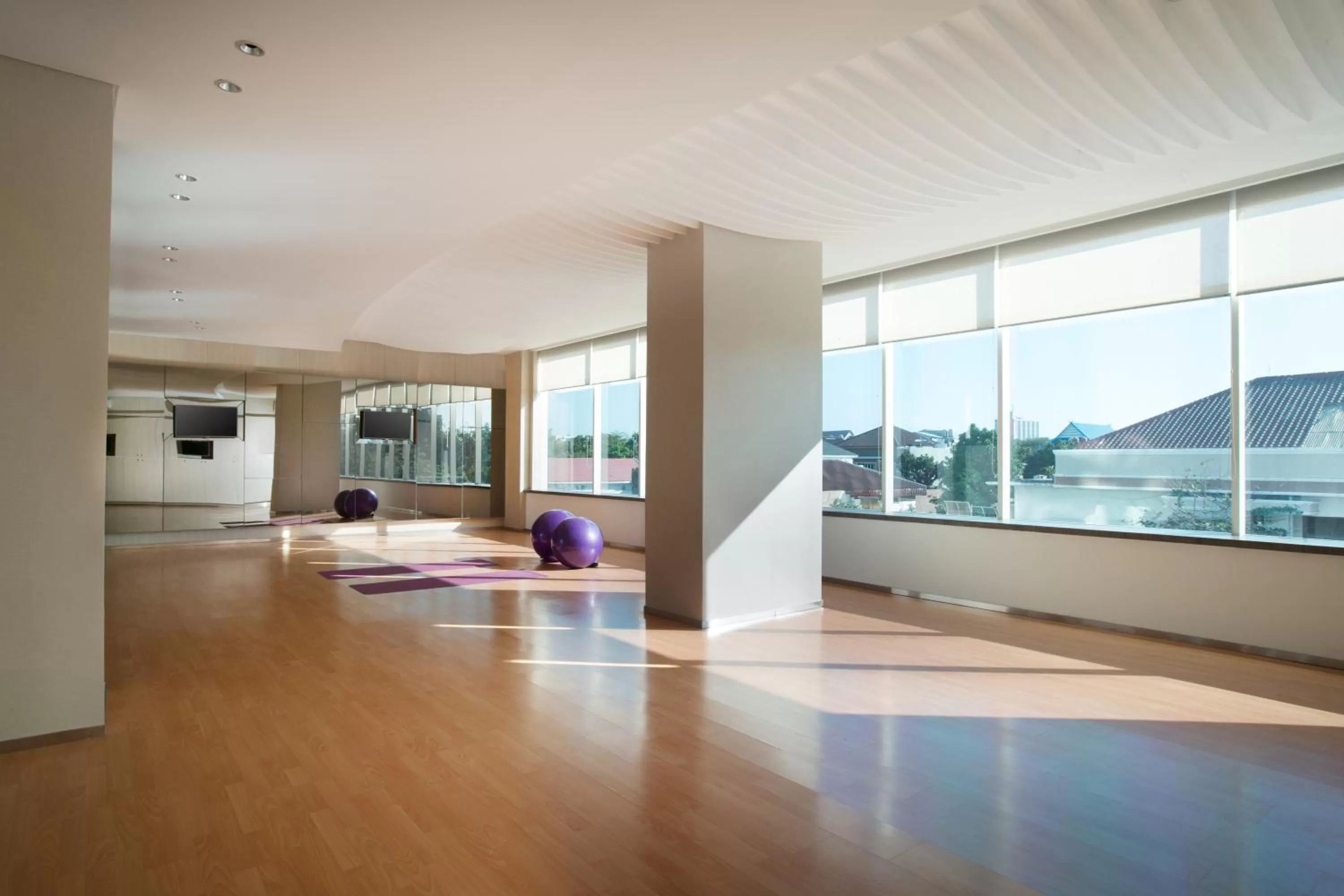 Fitness centre/facilities in Novotel Makassar Grand Shayla