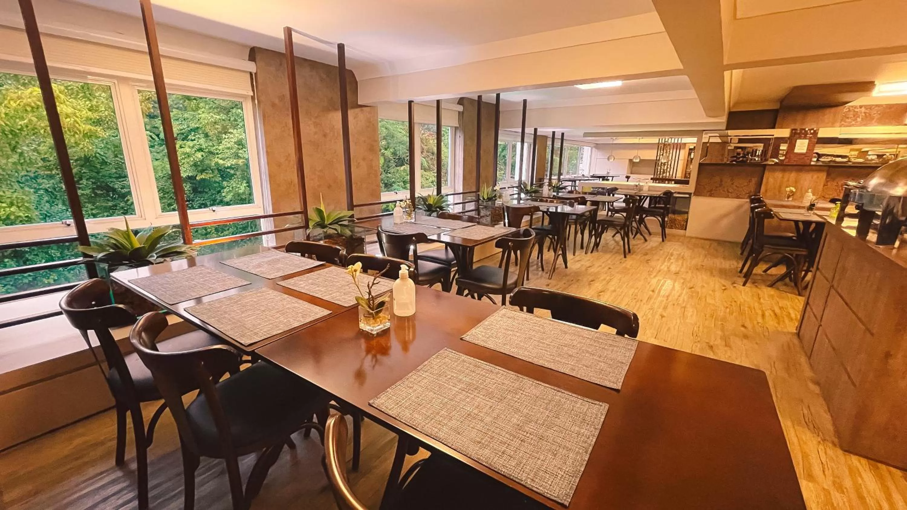 Restaurant/Places to Eat in Verde Vale Hotel