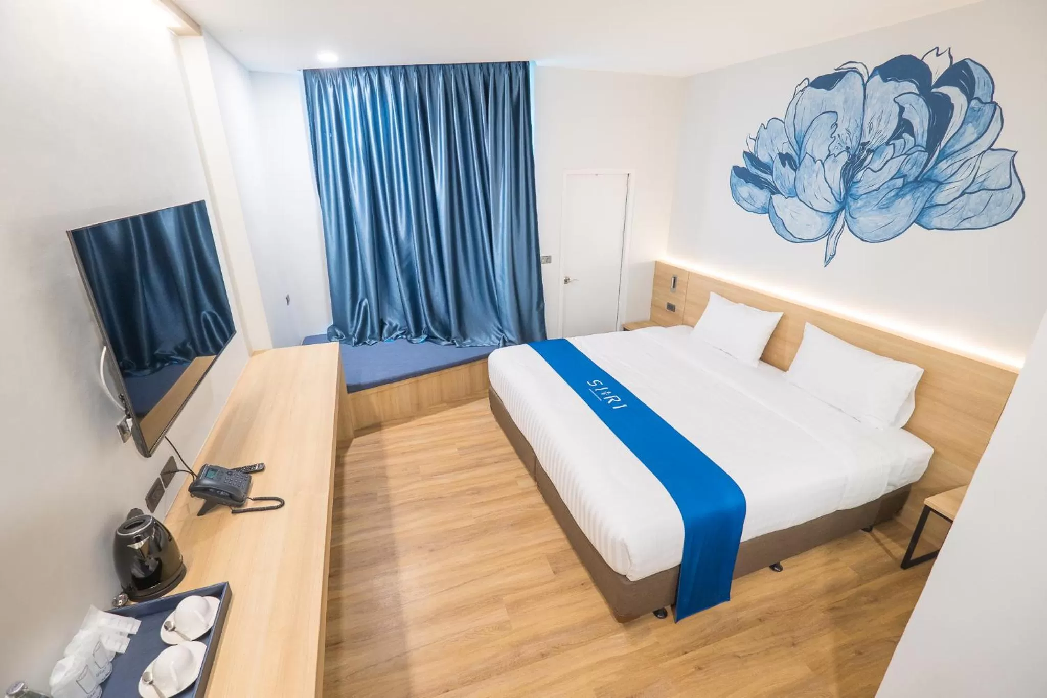 Photo of the whole room, Bed in Siri regent Hotel