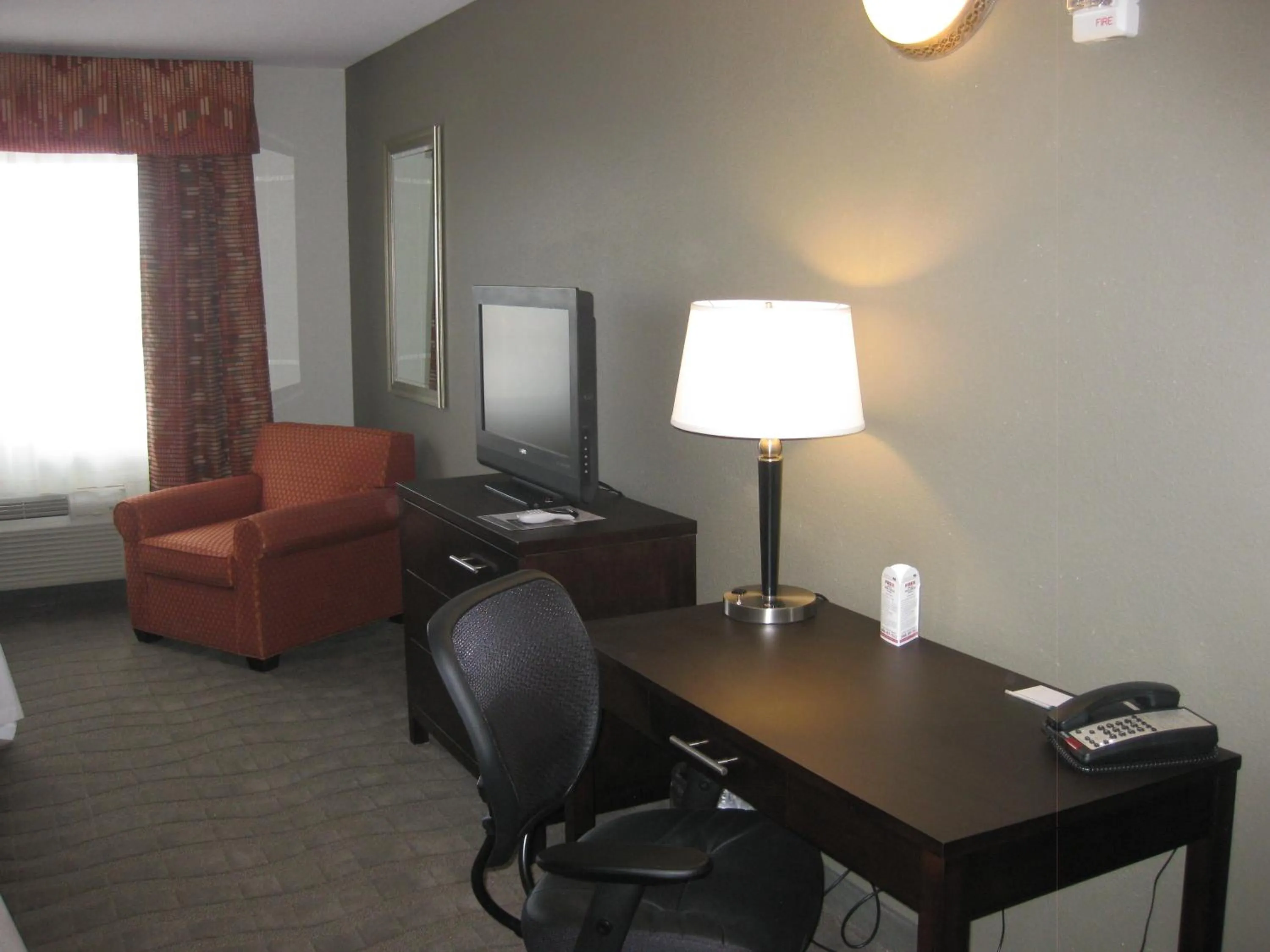 TV and multimedia in Country Inn & Suites by Radisson, Dearborn, MI