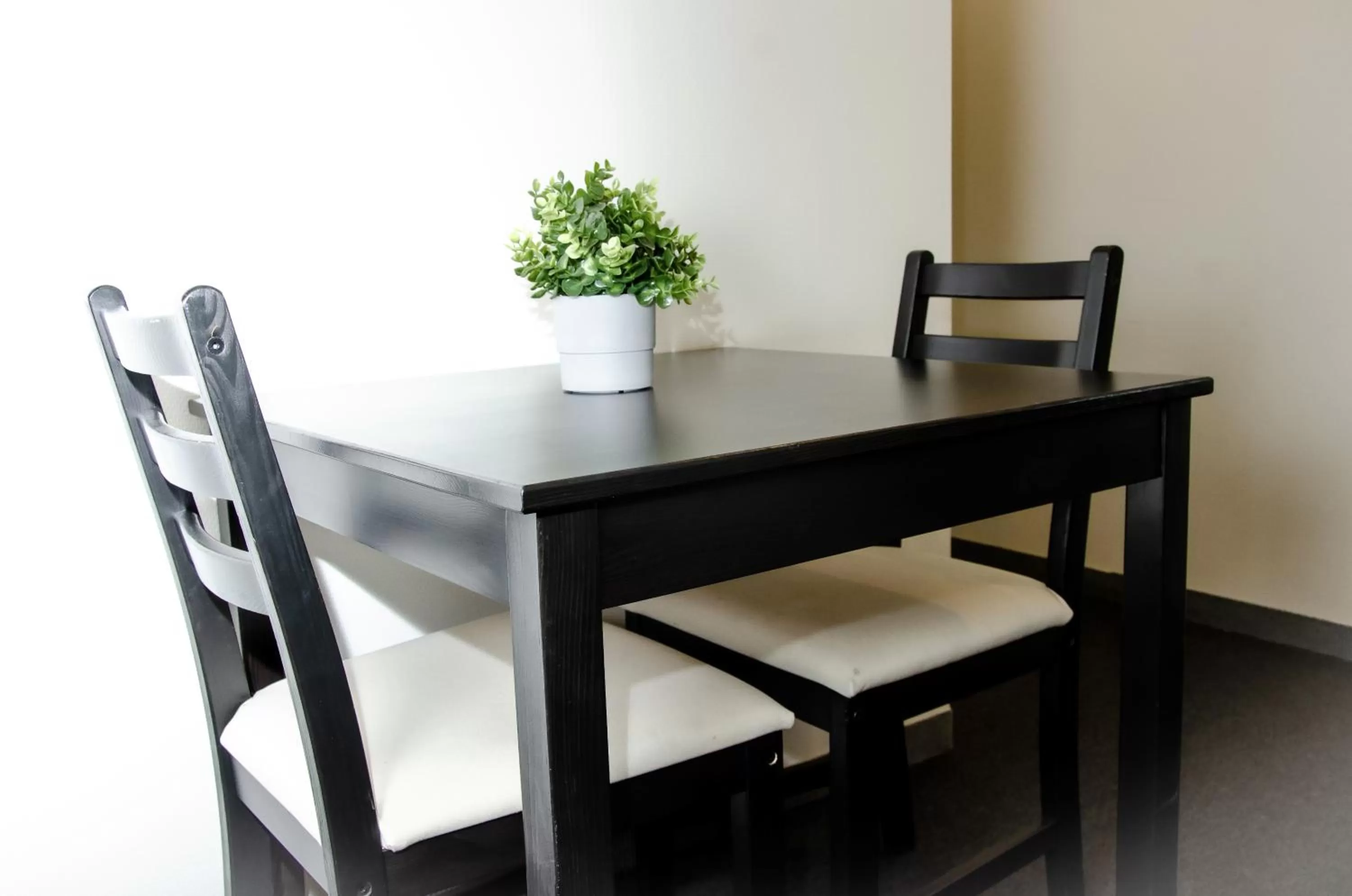 Dining area in B&B Guesthouse - Bed and Breakfast Keflavik Centre