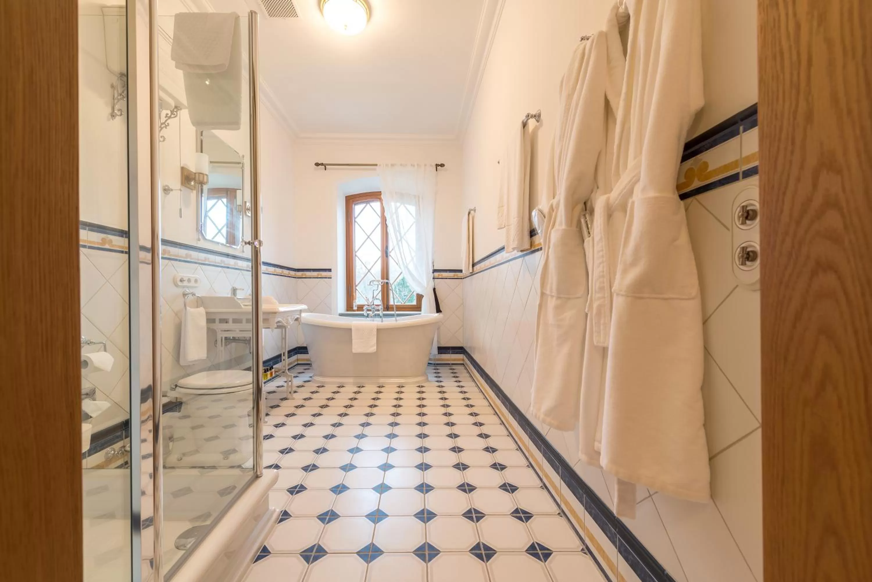 Shower in Schloss Fall, Keila-Joa