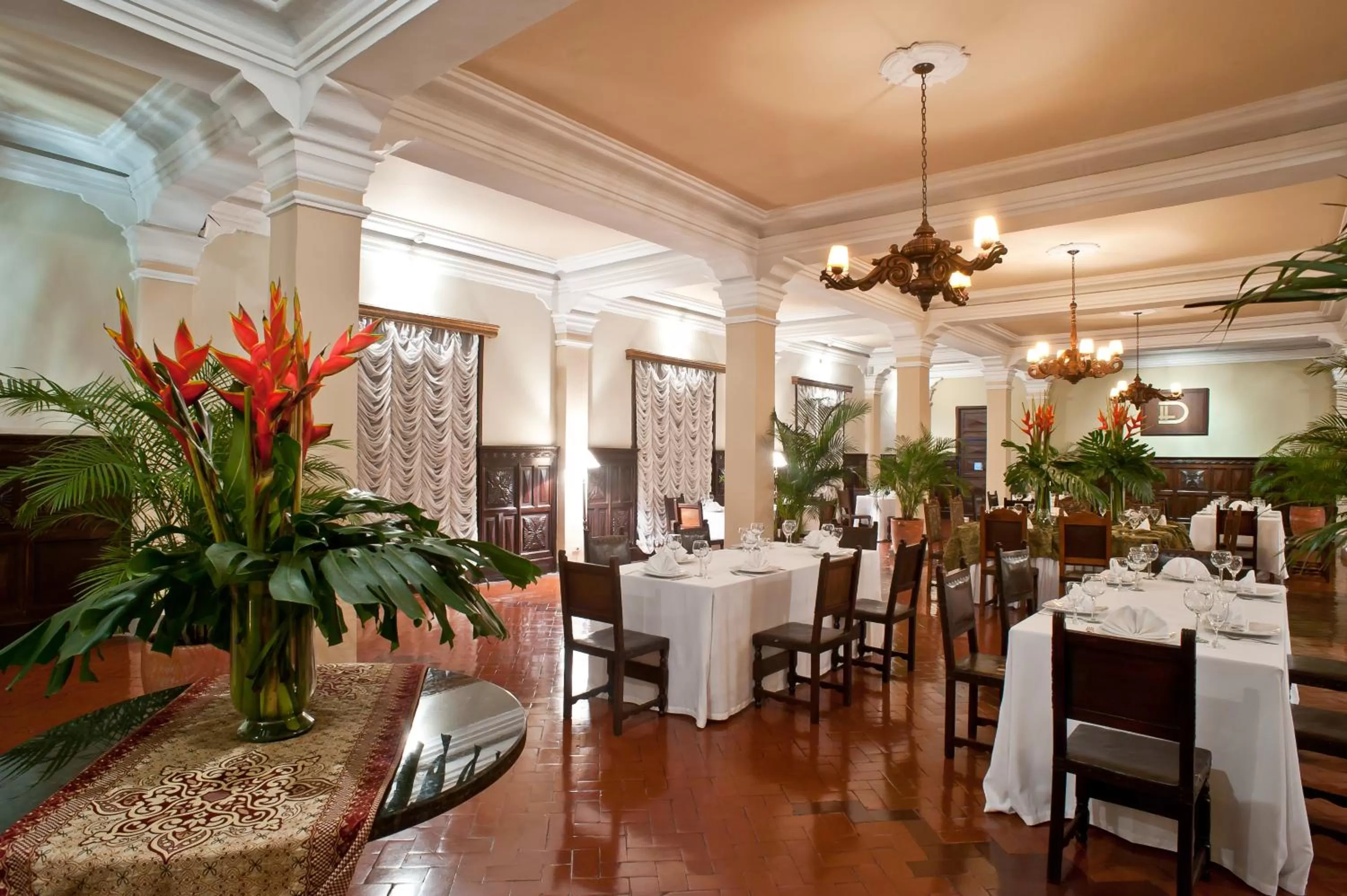 Restaurant/places to eat in Hotel Dann Monasterio