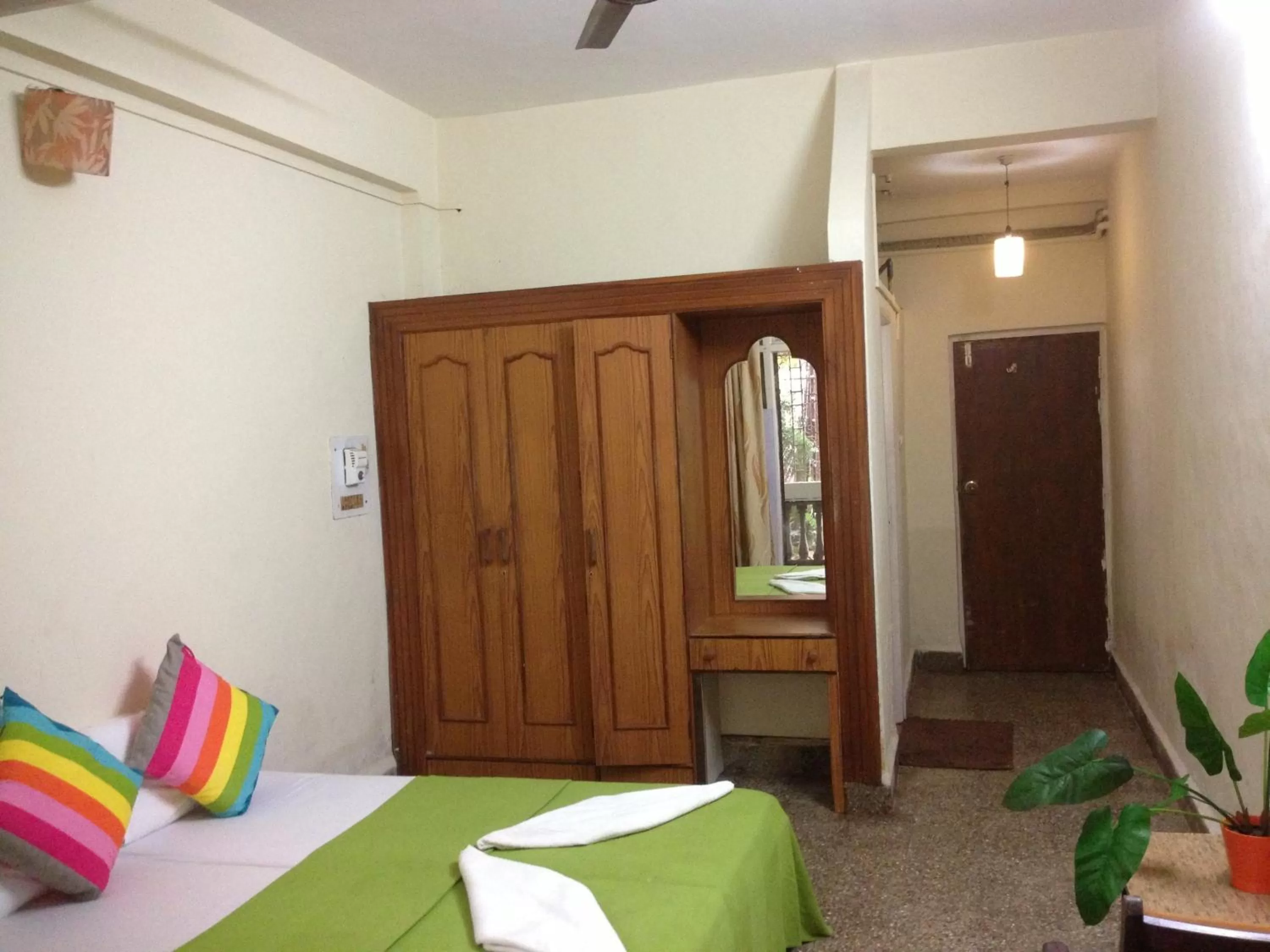 Standard Double or Twin Room with Fan in Hotel Bonanza