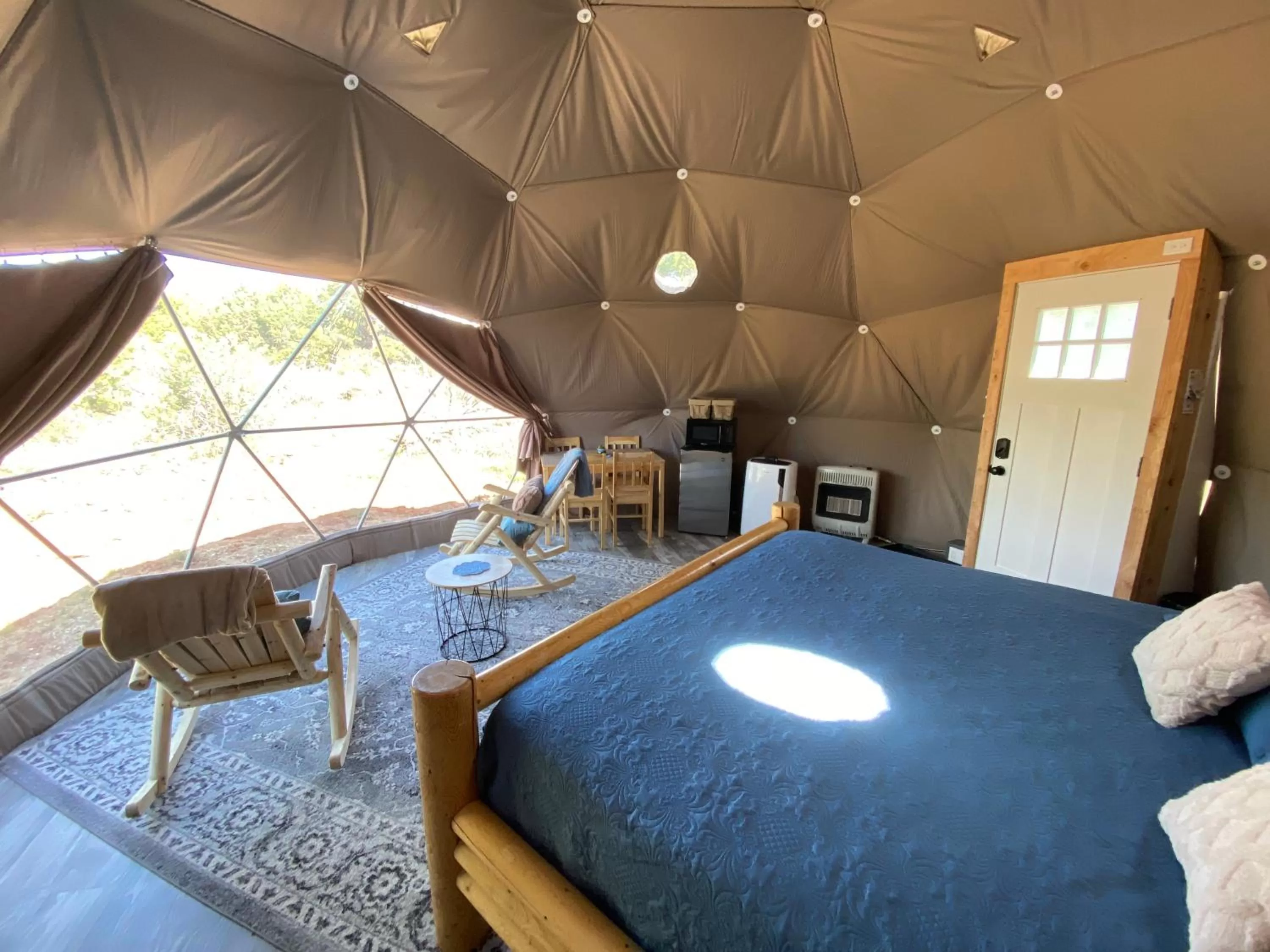 Bed in Blue Mountain Domes - The WOW Experience