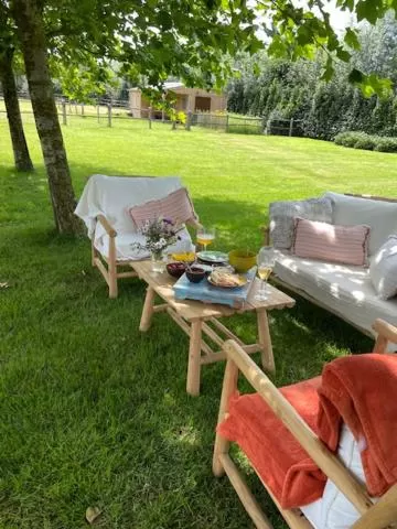 Garden in Logie Marie with hottub in the garden