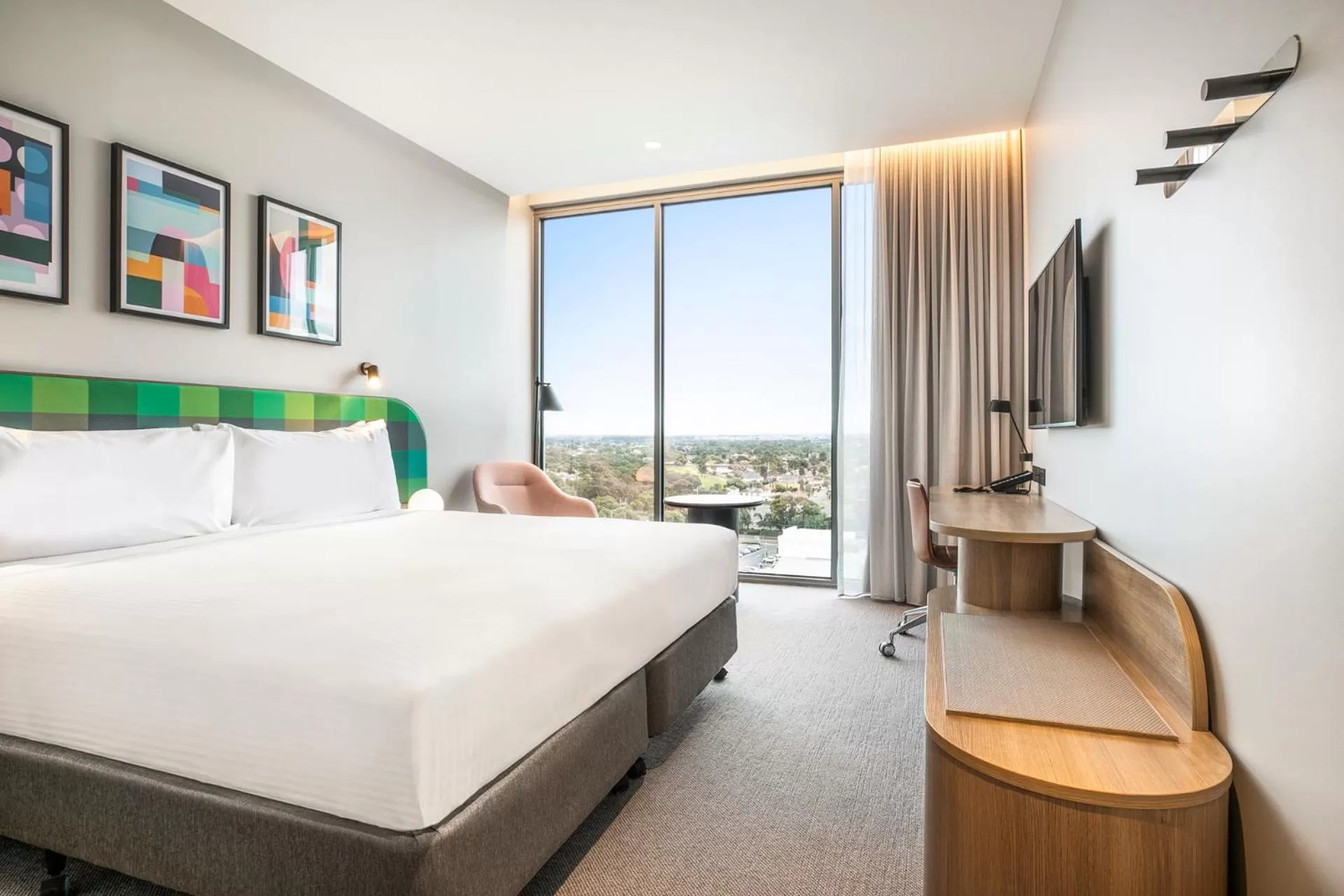 Photo of the whole room, Bed in Holiday Inn Werribee by IHG