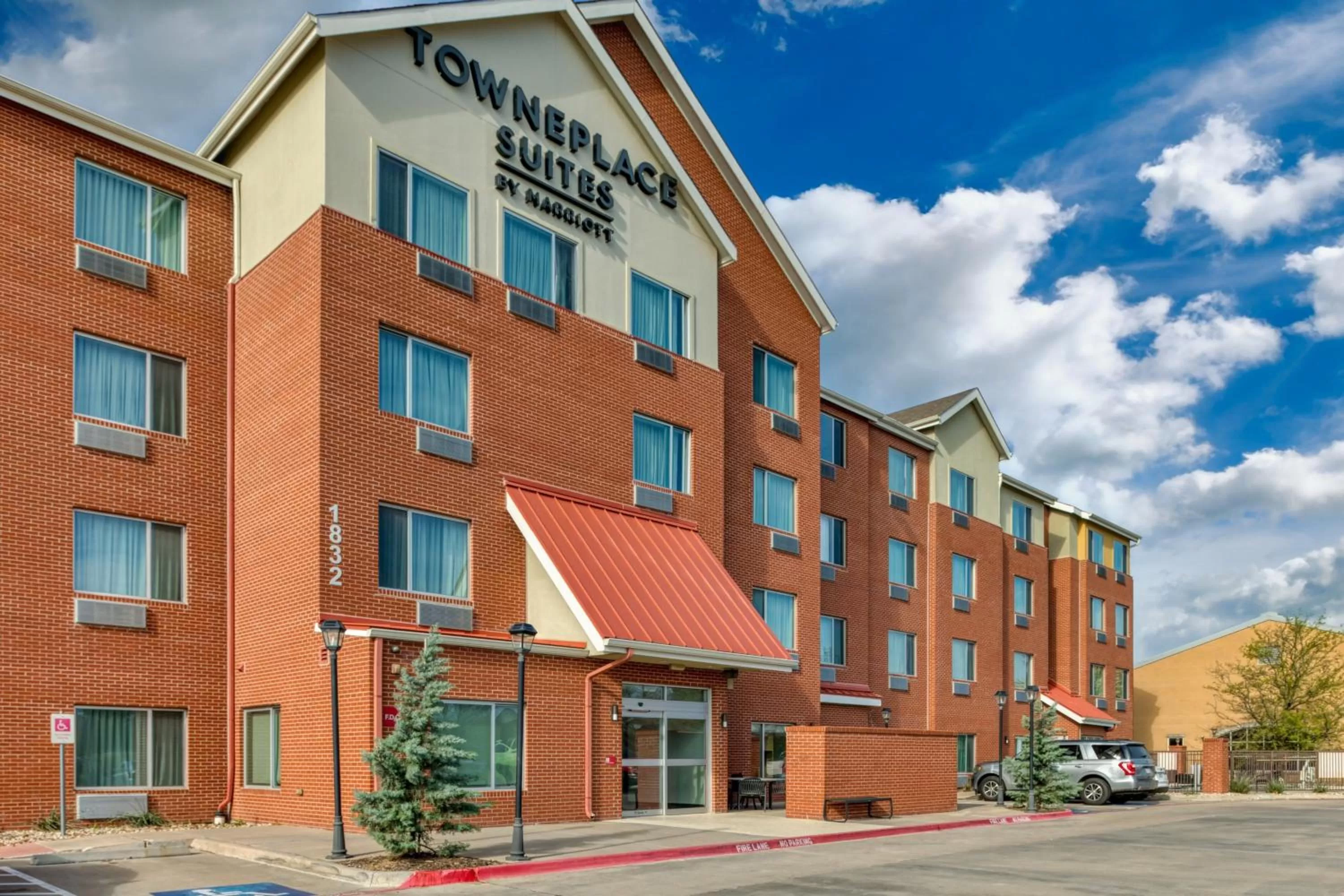 Property building in TownePlace Suites by Marriott Dallas McKinney