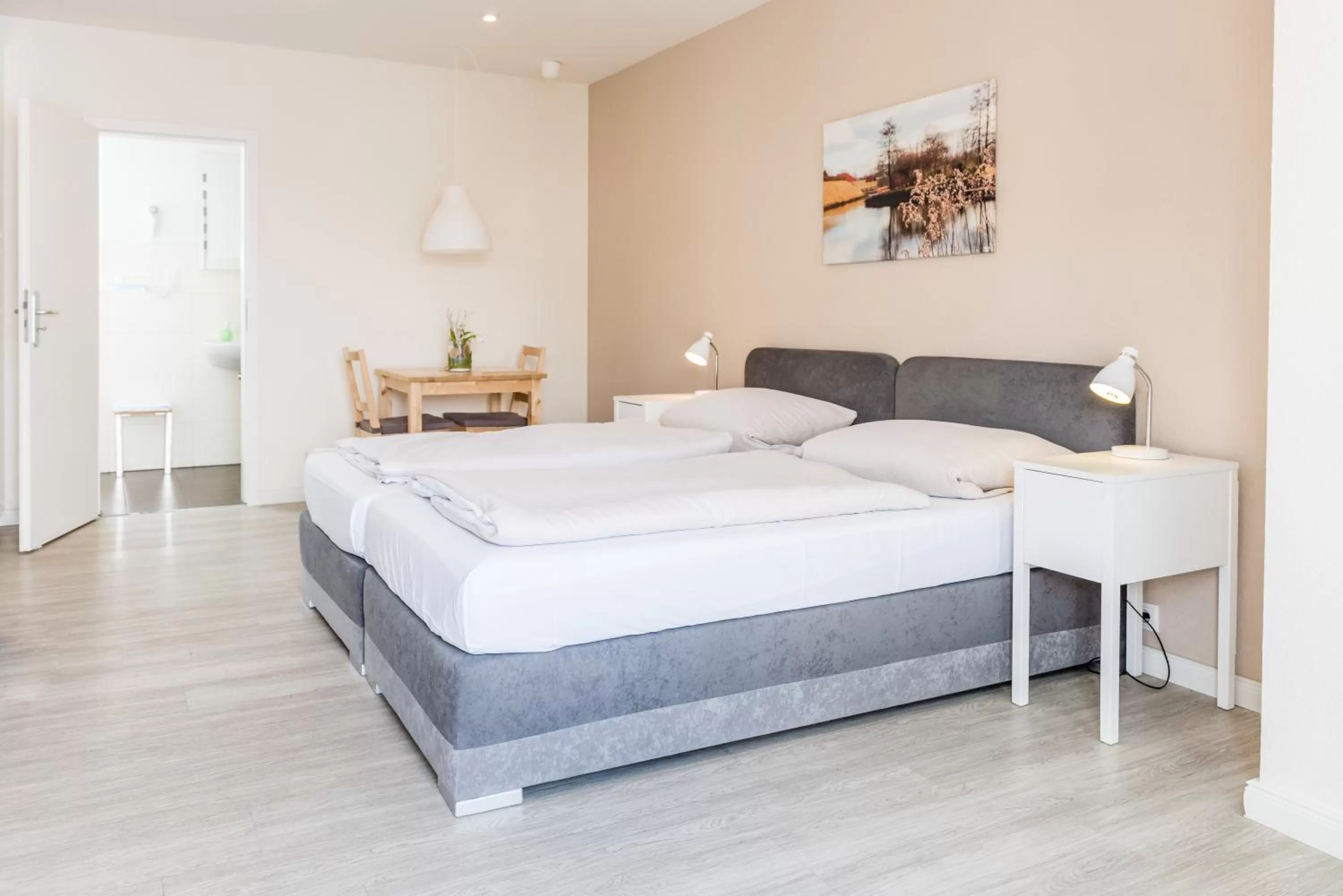 Photo of the whole room, Bed in Schäfers Hotel, Self-Check-in, Cafe und Bäcker am Hotel