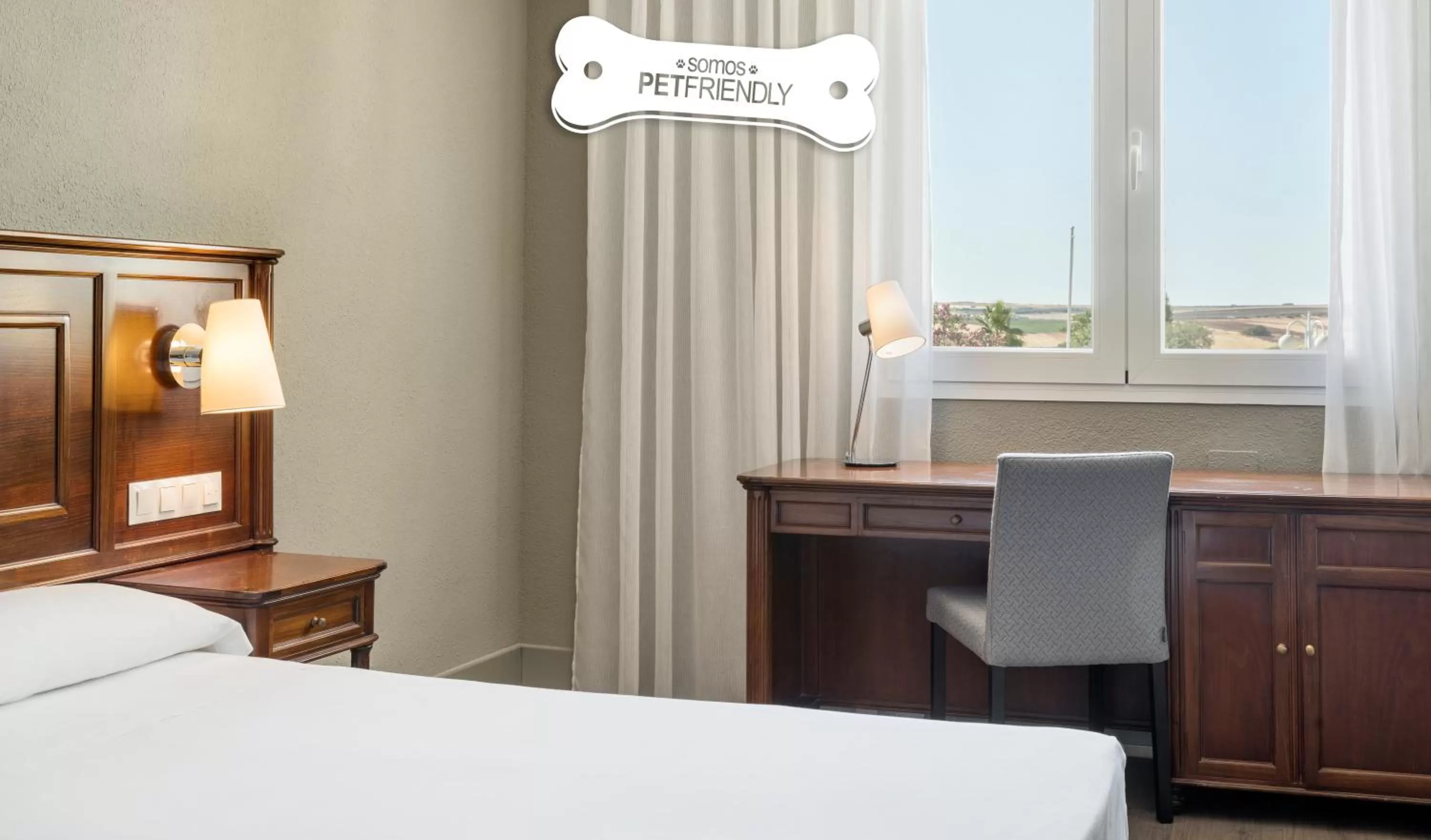 Bedroom, Bed in Hotel Ilunion Las Lomas