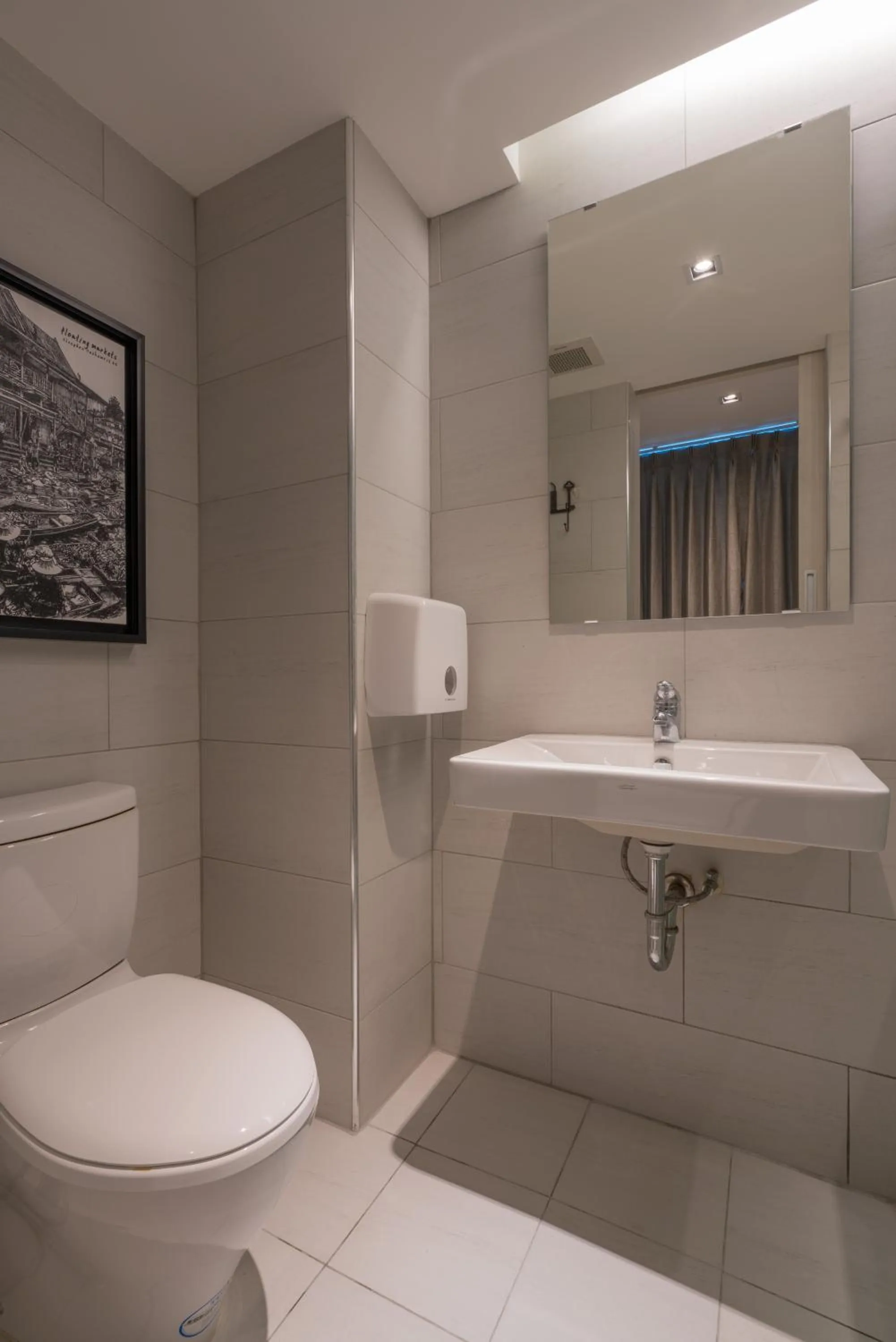 Bath in Sleep Box Hotel Sukhumvit 22