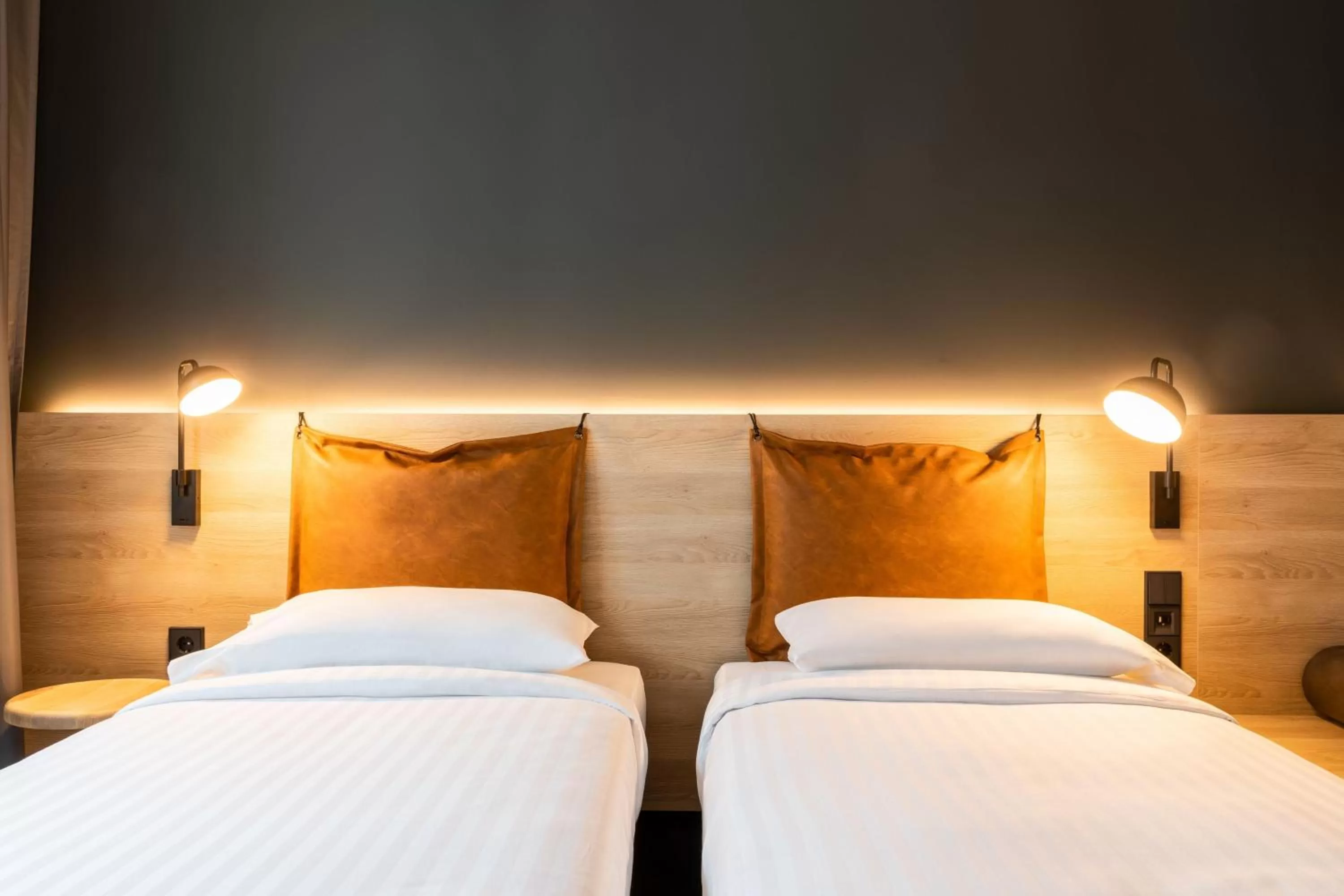 Photo of the whole room, Bed in Moxy Berlin Airport