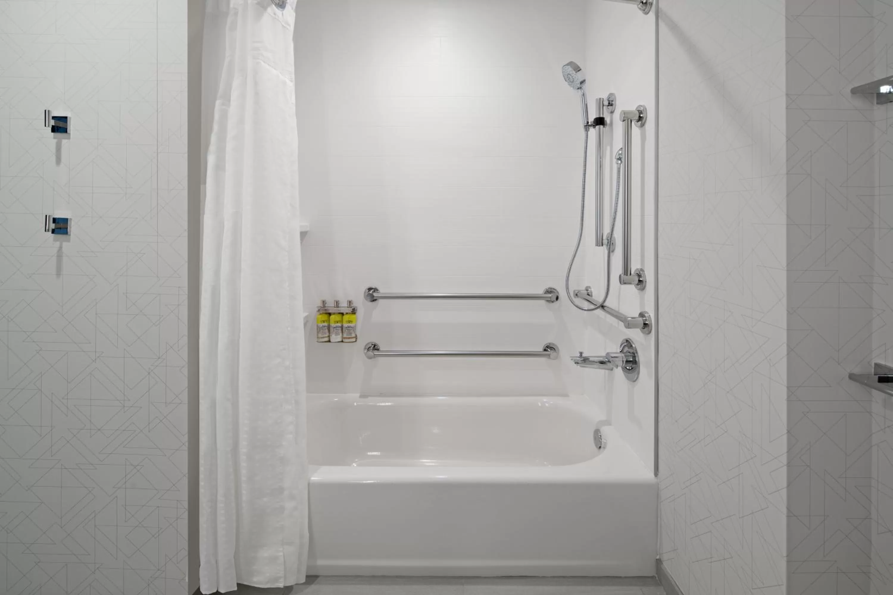 Holiday Inn Express & Suites Palm Desert - Millennium by IHG