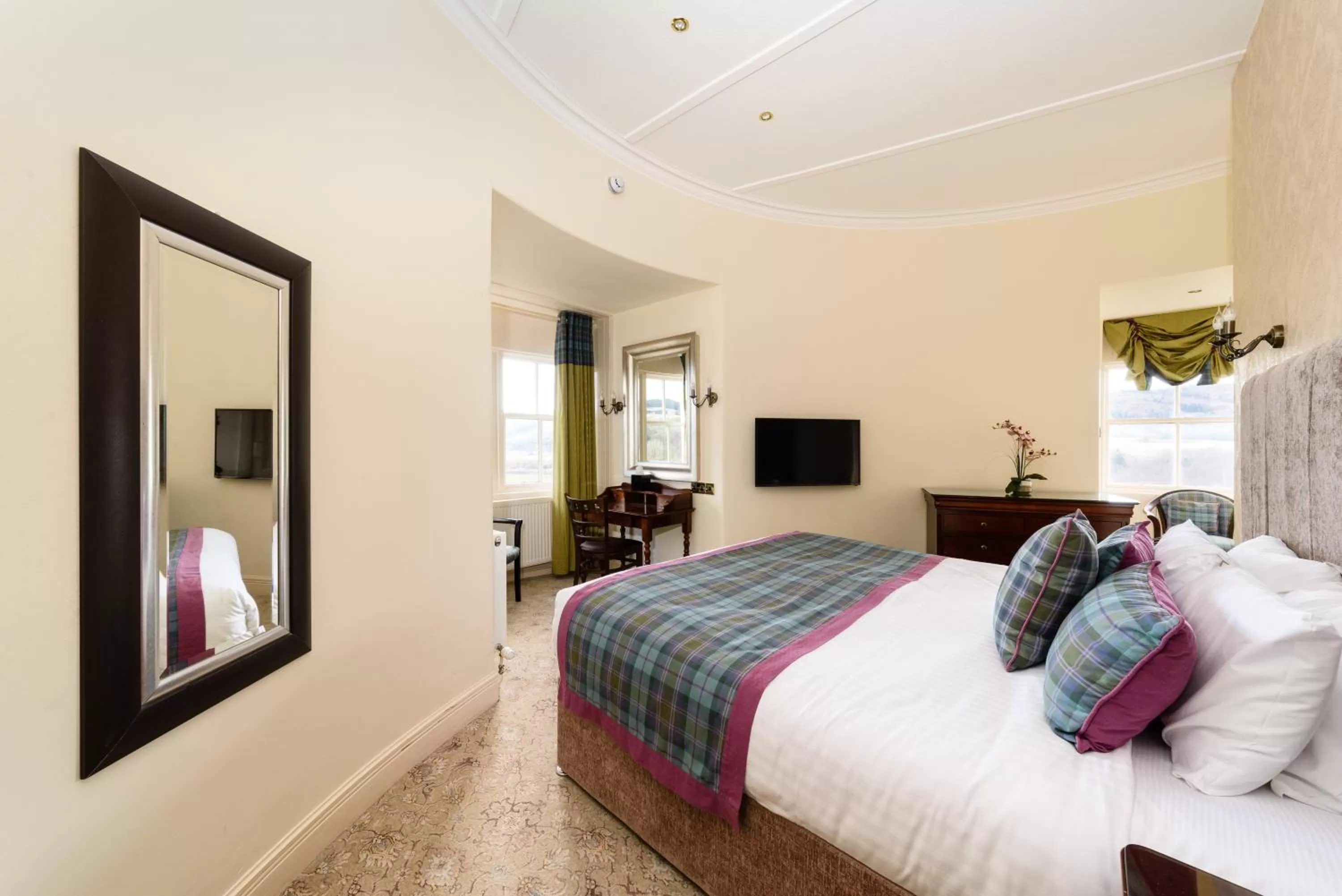 Bed in The Atholl Palace