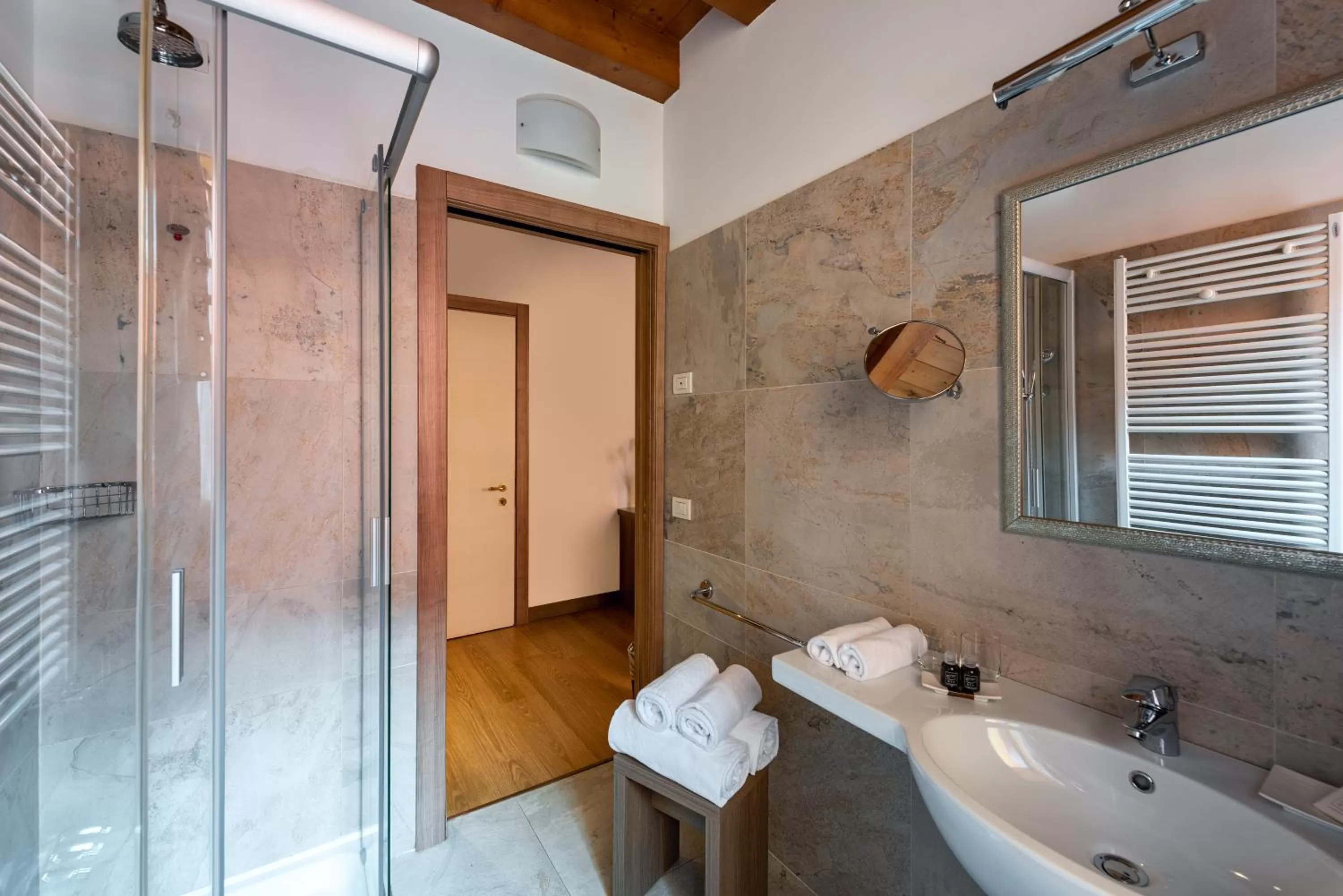 Bathroom in UNAHOTELS Eco Hotel Villa Costanza Venezia