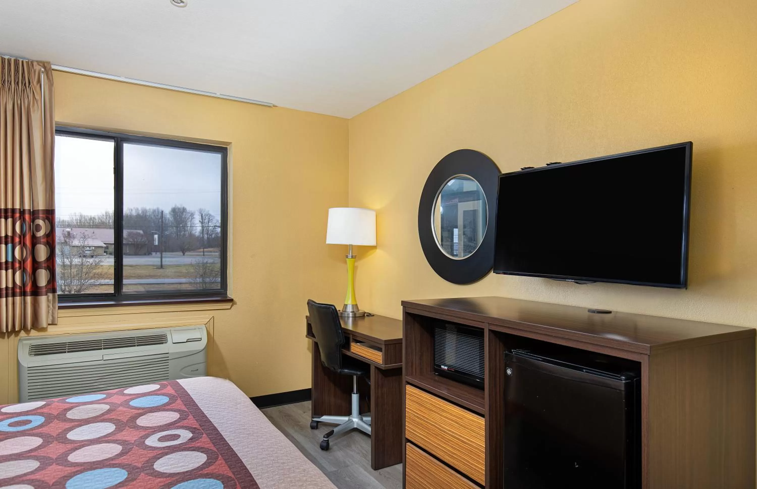 TV and multimedia, Bed in Super 8 by Wyndham Eddyville/Kuttawa