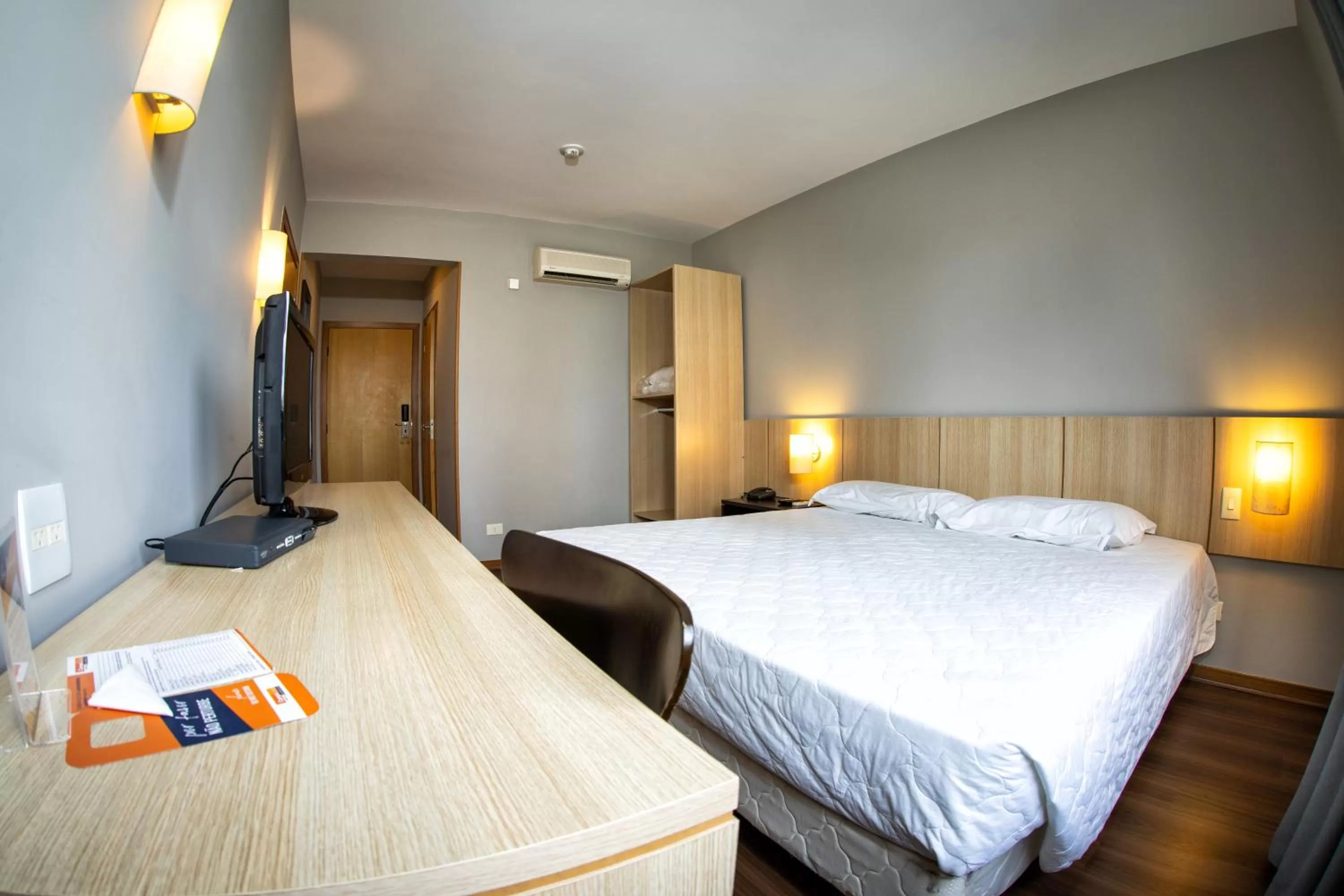 Bed in Hotel Campo Largo Express