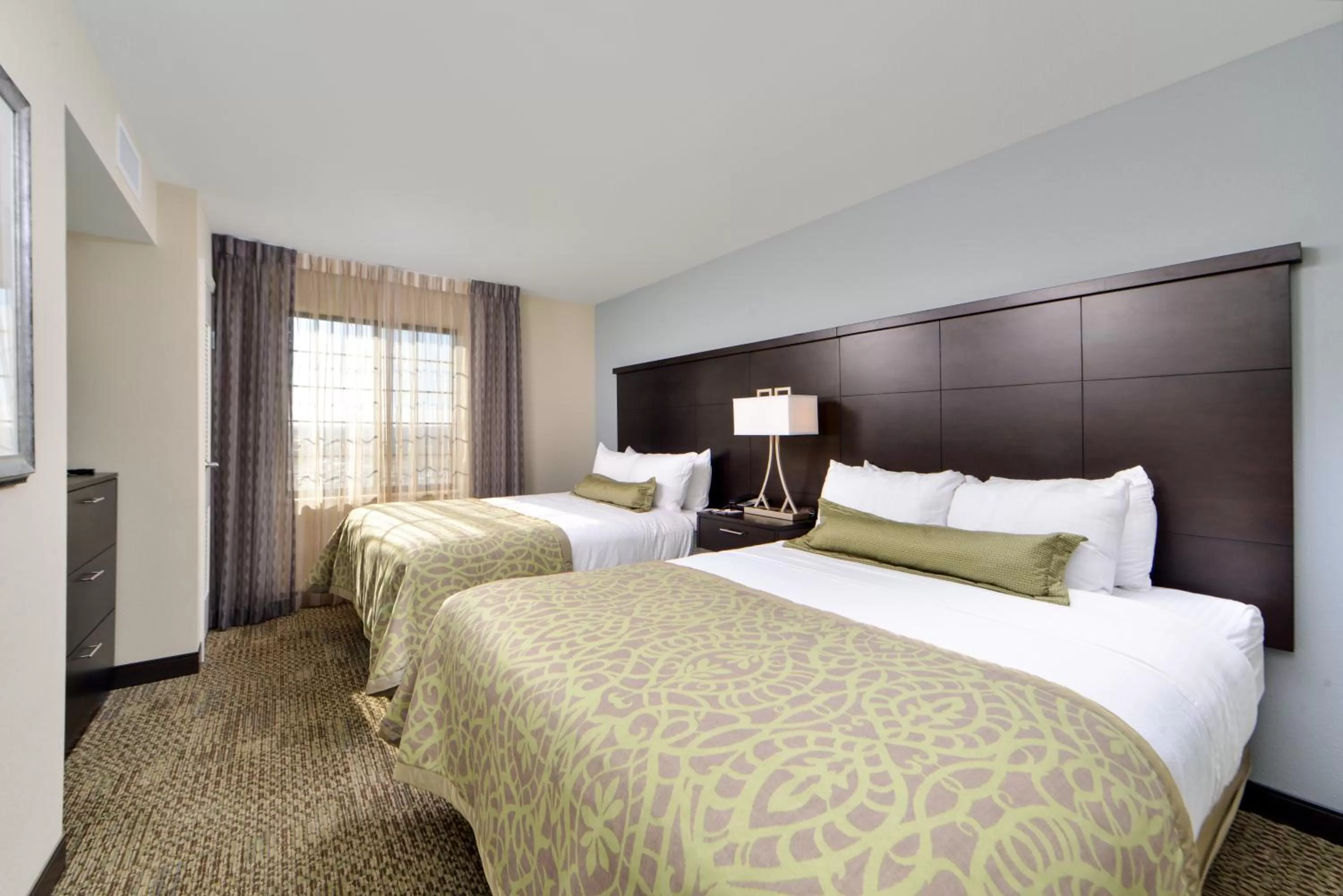 Photo of the whole room, Bed in Staybridge Suites Rochester by IHG