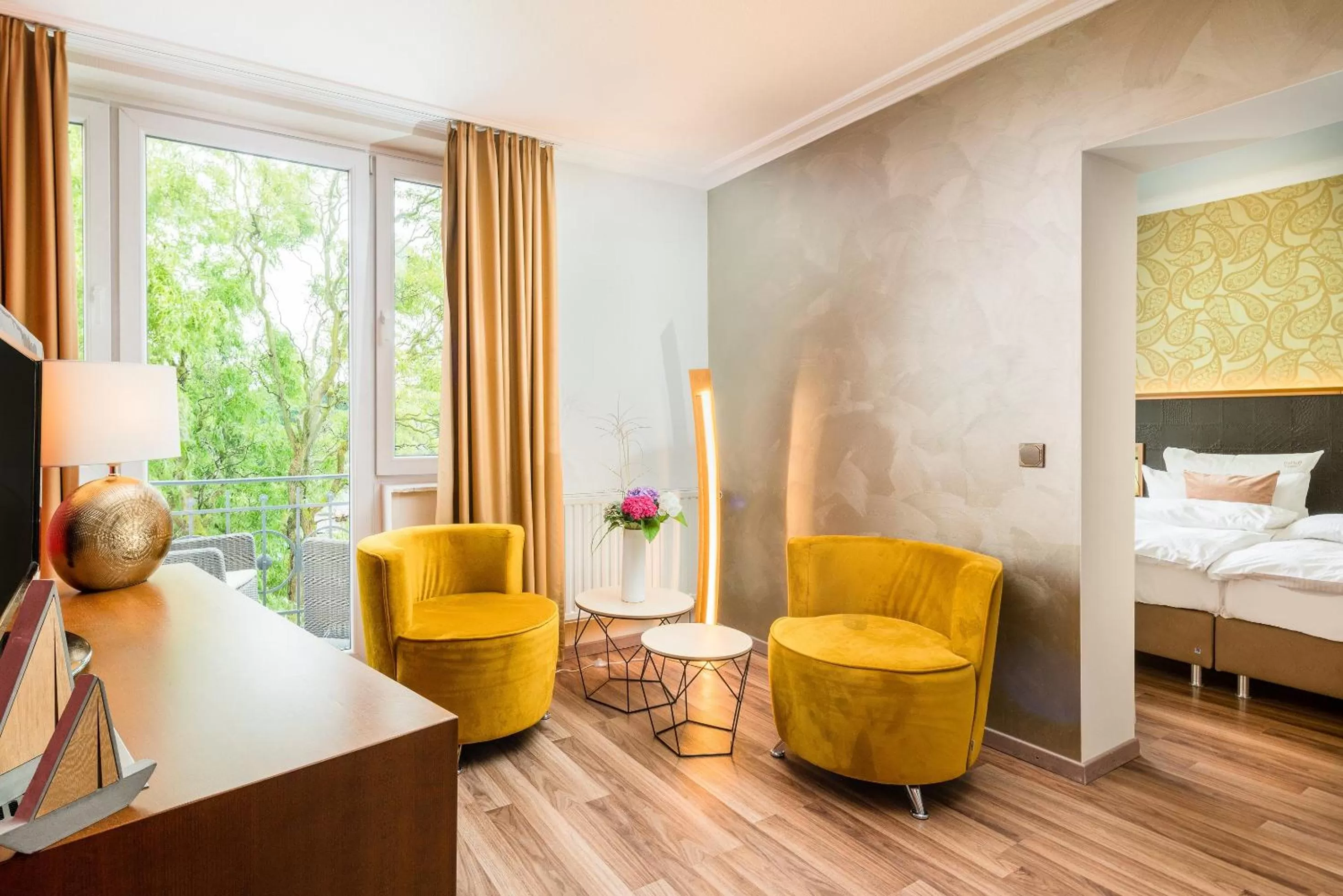 Living room, Bed in Hotel Residenz Waldkrone Kühlungsborn