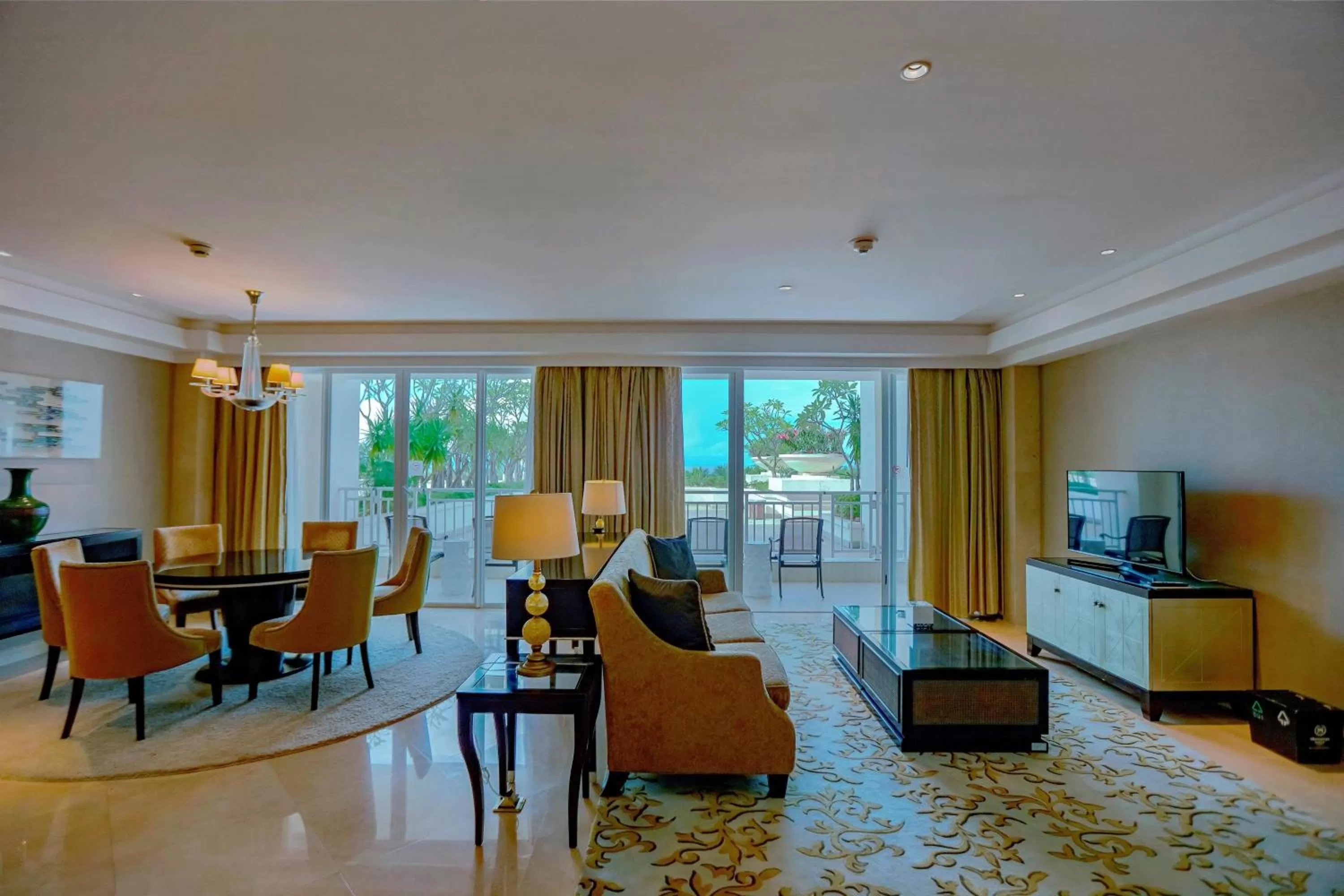 Living room in Sheraton Haikou Hotel