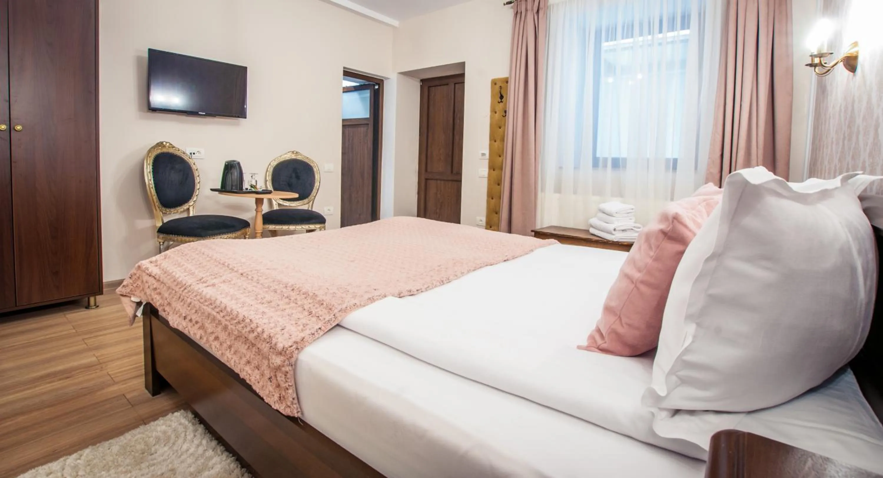 Bedroom, Bed in Safrano Palace