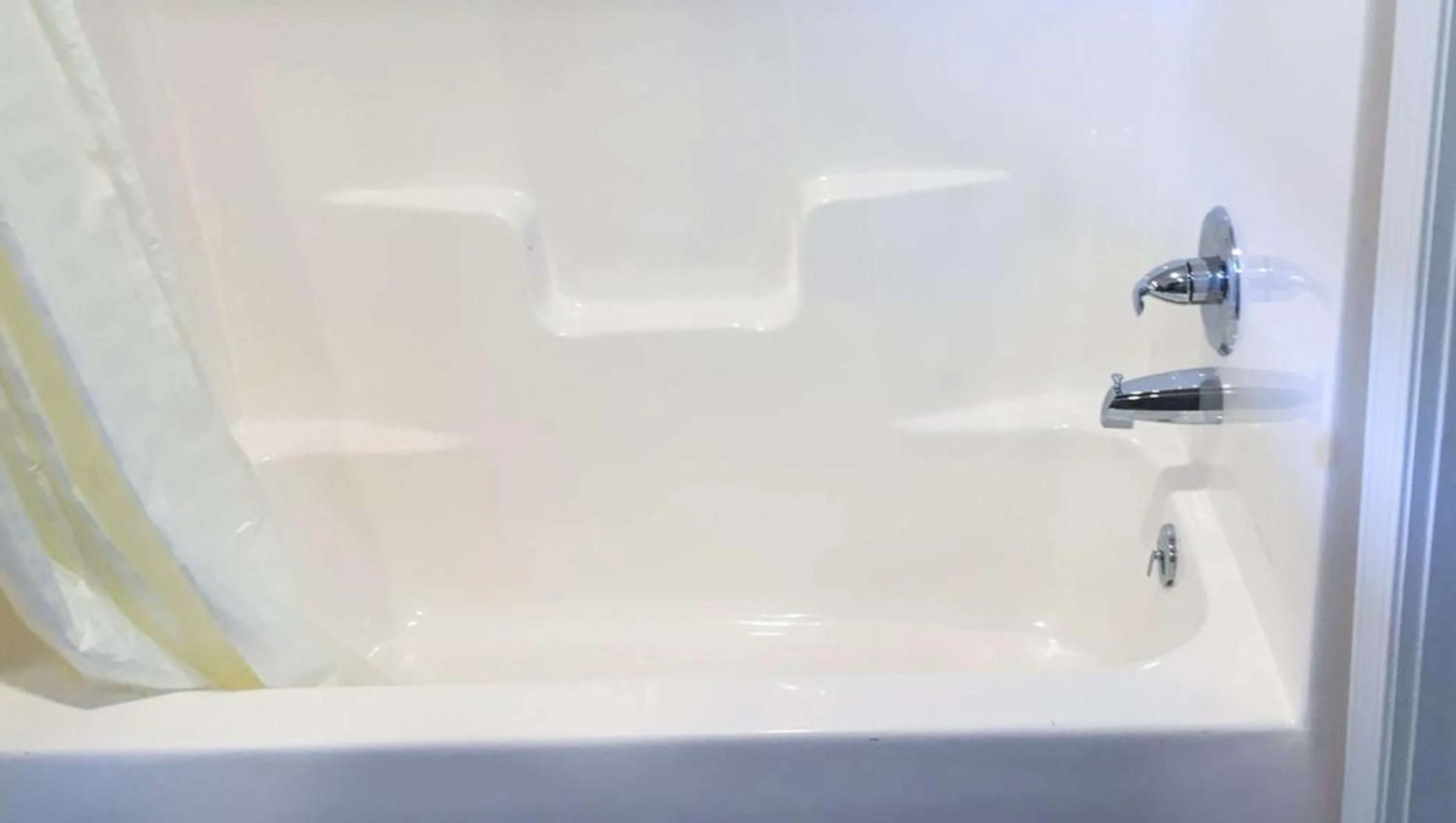 Bathroom in Budget Inn Ardmore OK