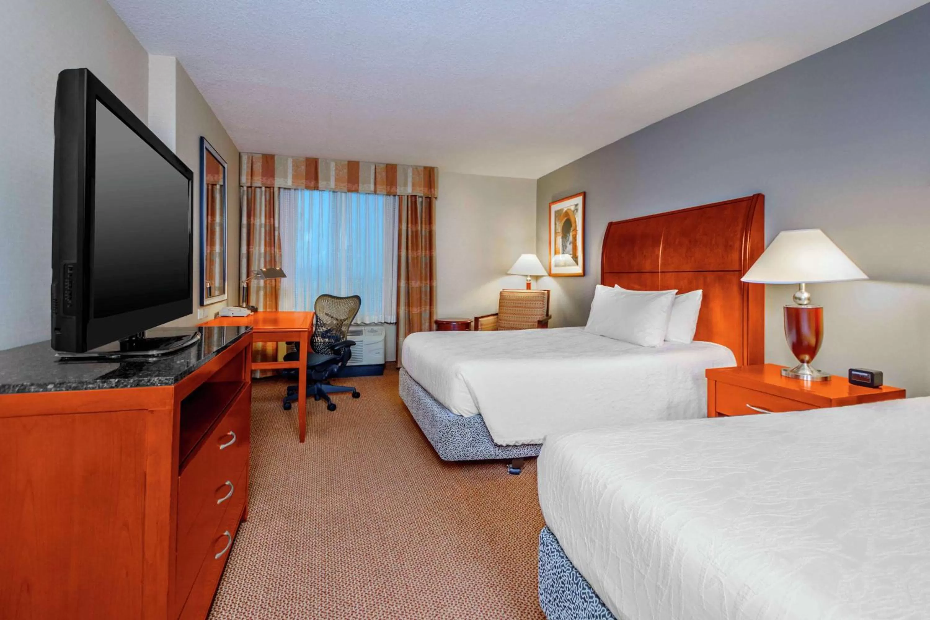 Bedroom, Bed in Hilton Garden Inn Independence