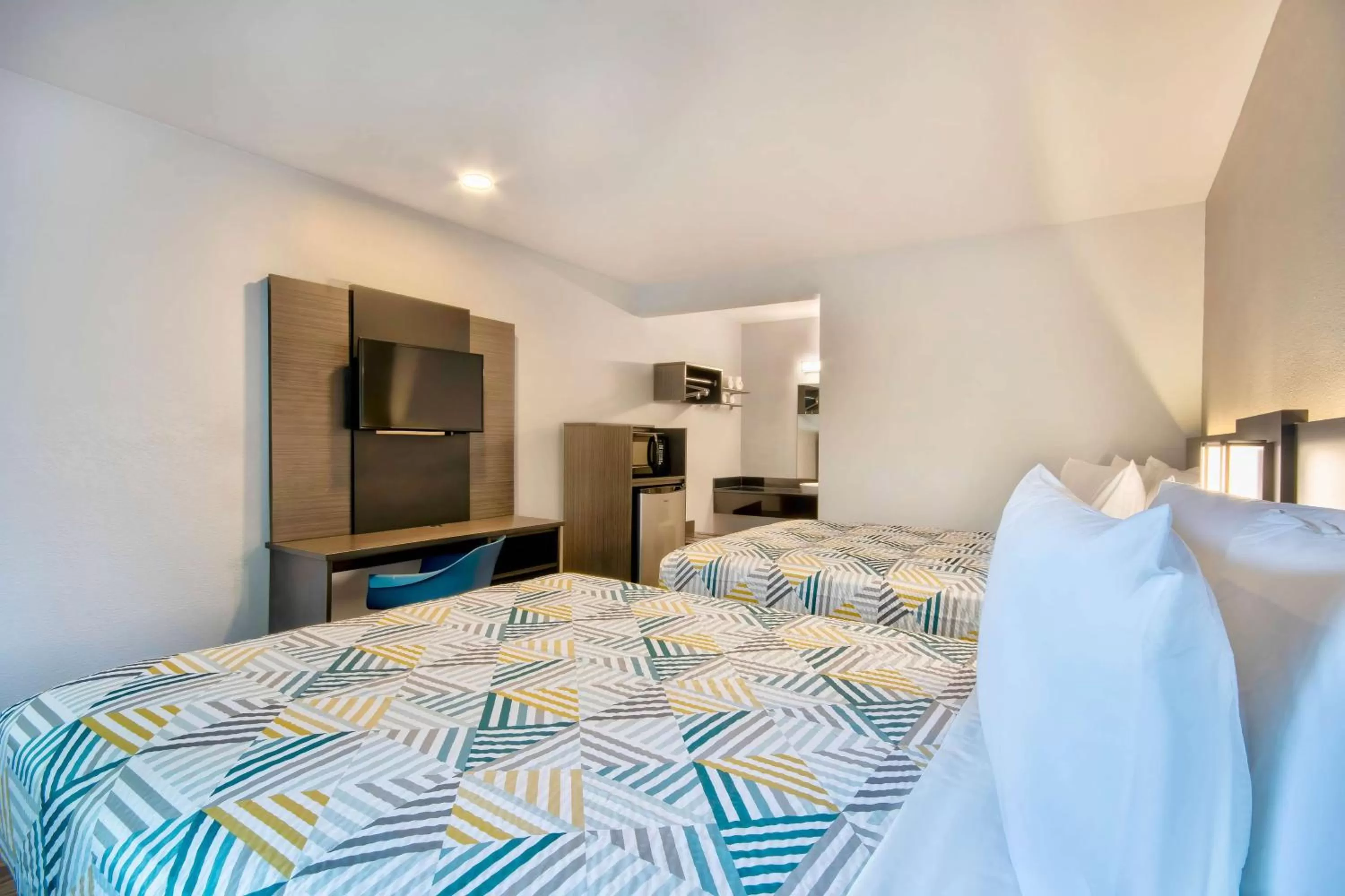 Bedroom, Bed in Motel 6-Marina, CA - Monterey