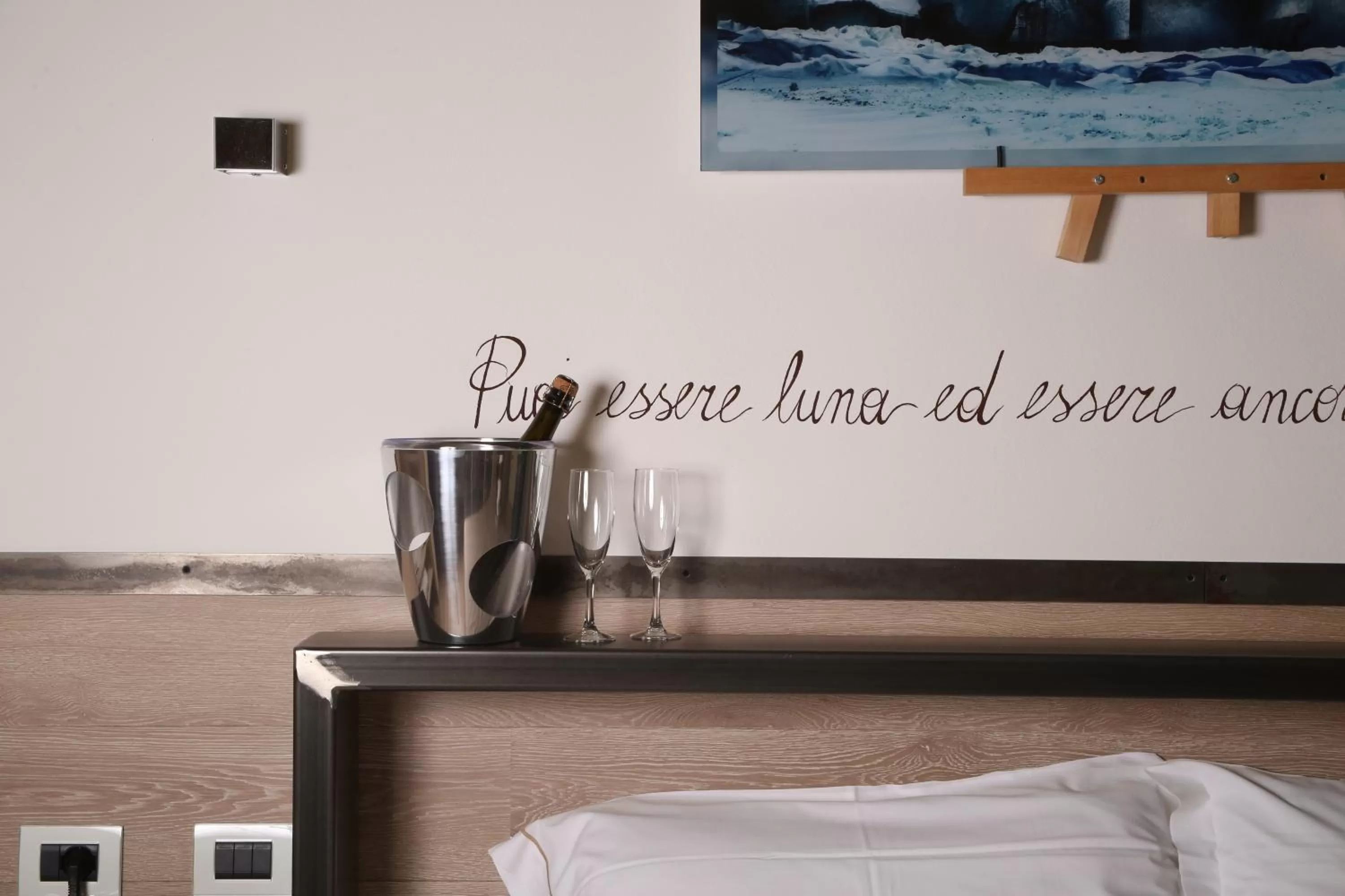 Decorative detail, Bed in Luna Residence Hotel