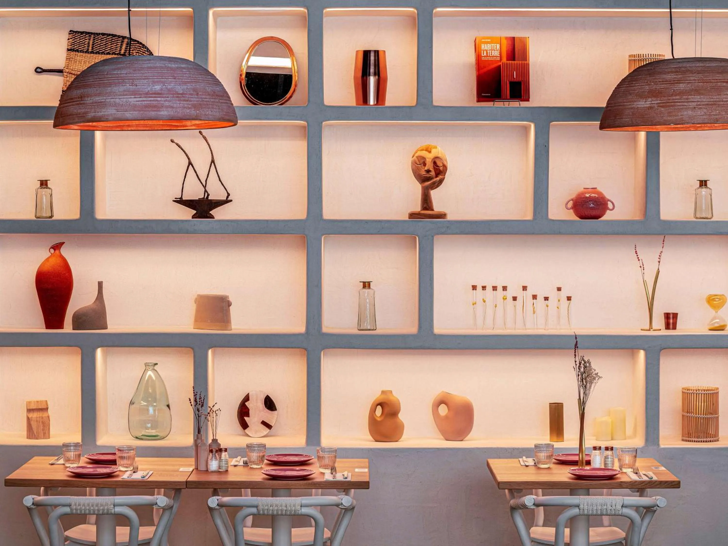 Restaurant/places to eat in Novotel Paris Porte Versailles