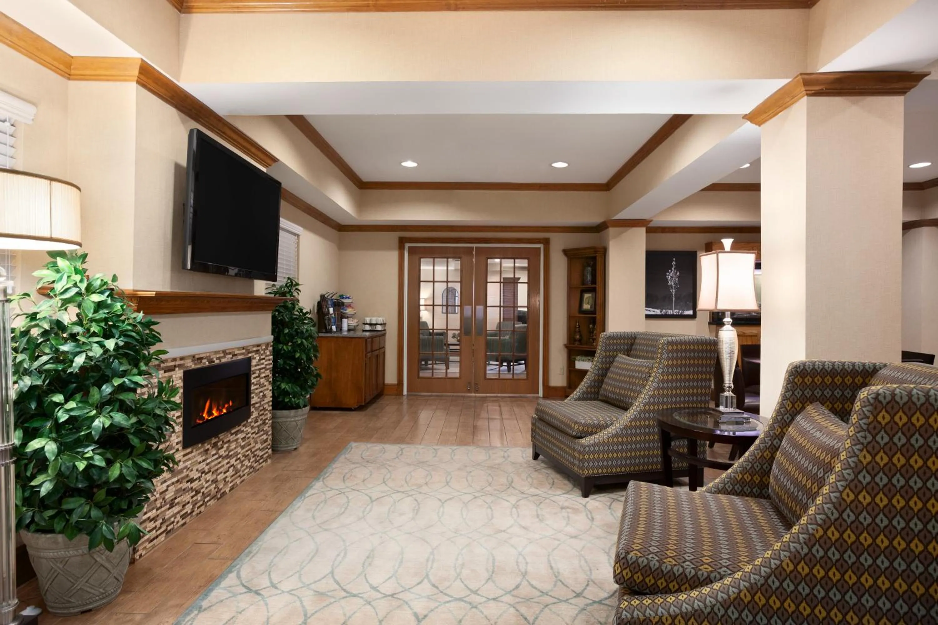 Lobby or reception in Country Inn & Suites by Radisson, Lubbock, TX