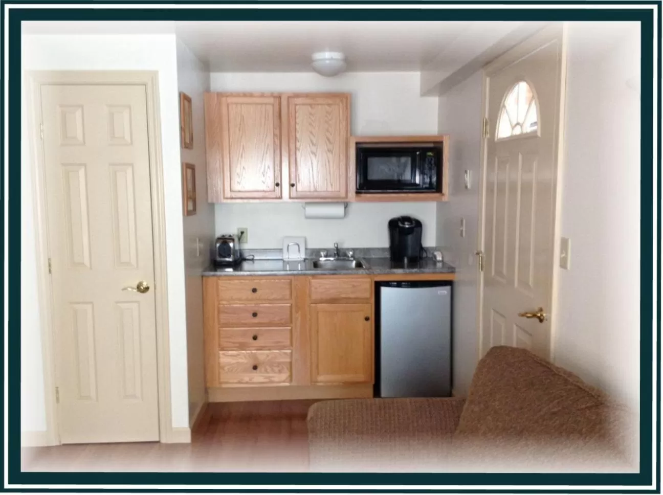 Kitchen/Kitchenette in Boardwalk Inn