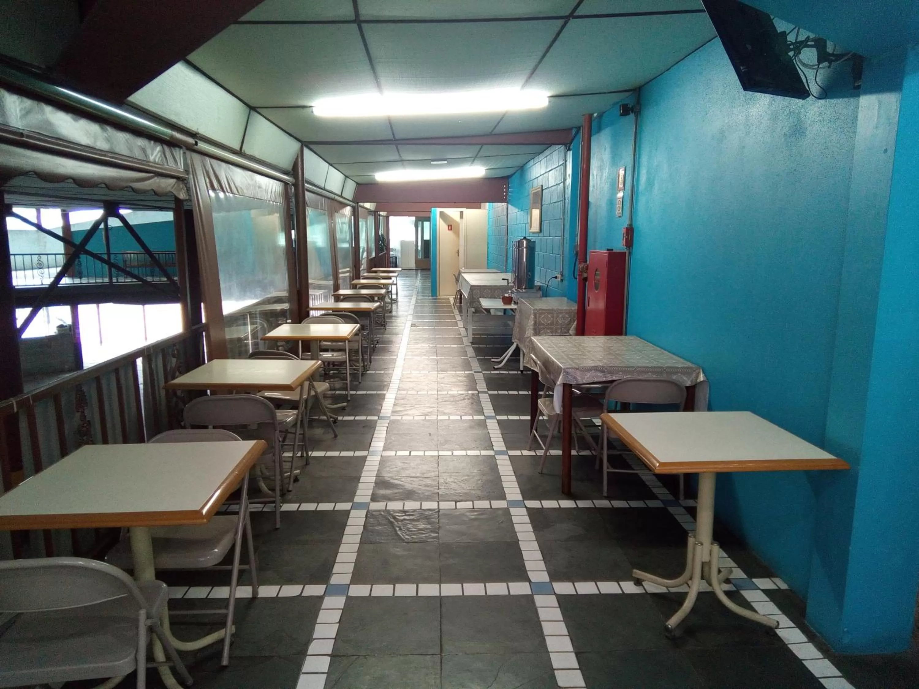 Dinner, Restaurant/Places to Eat in Cumbipar King Hotel