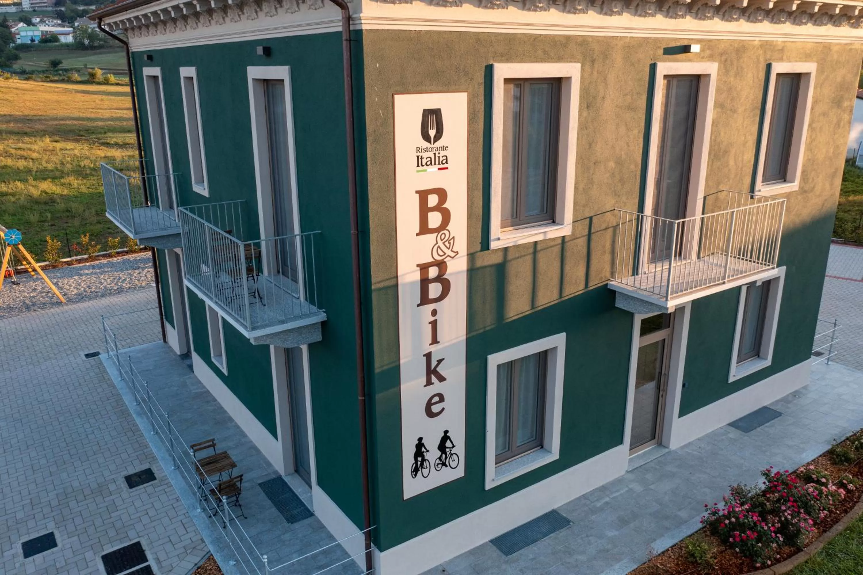 Property building in B & Bike di Ristorante Italia