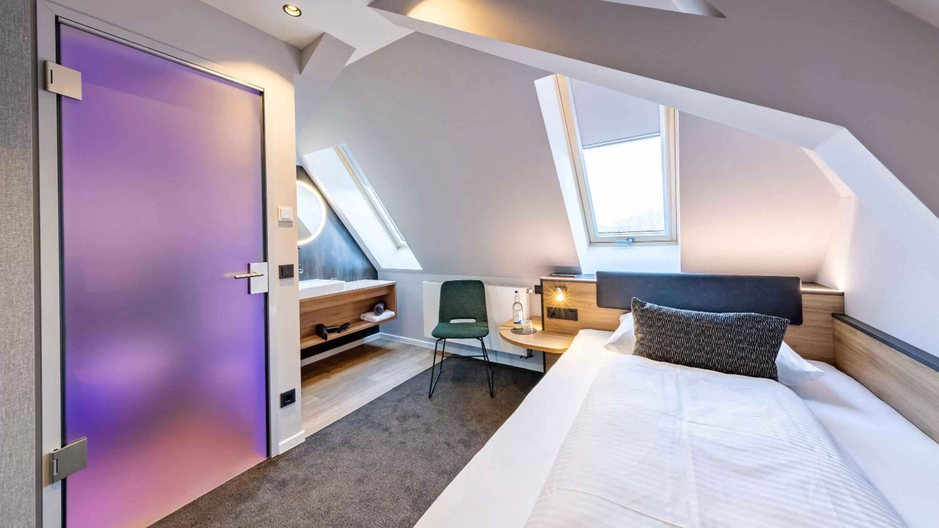 Bed in BOLLWERK Lifestyle Hotel, automatisiertes Hotel mit Self Check In