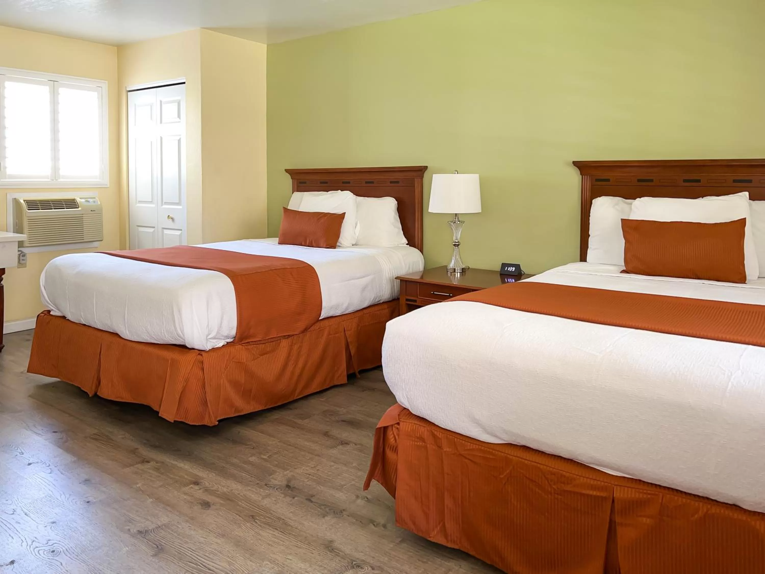 View (from property/room), Bed in The Old West Inn