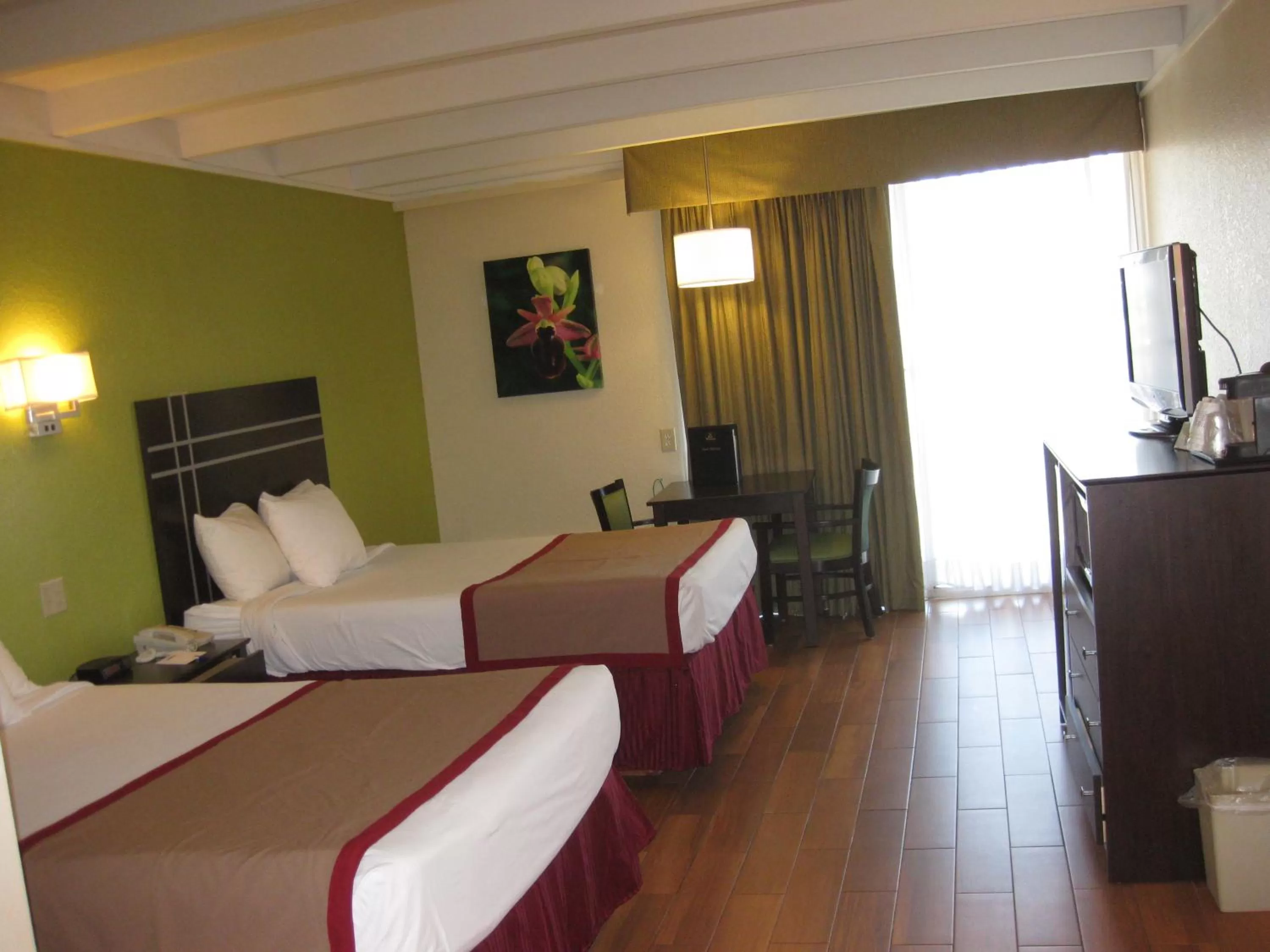 Bed in Best Western Orlando West