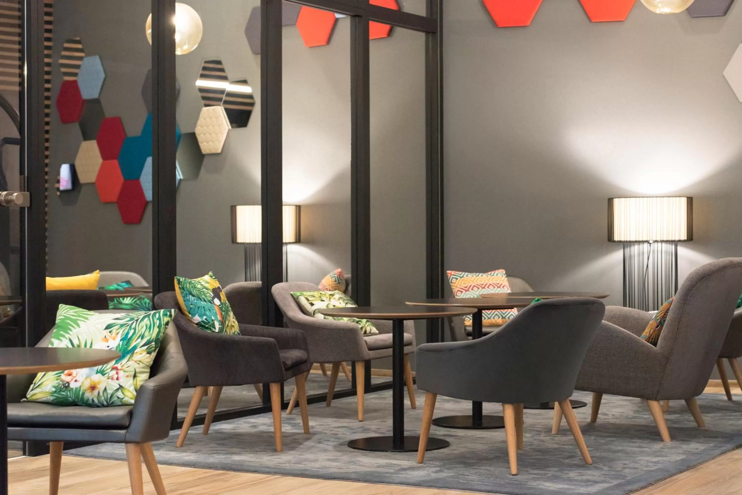 Lounge or bar in Novotel Charleroi Centre