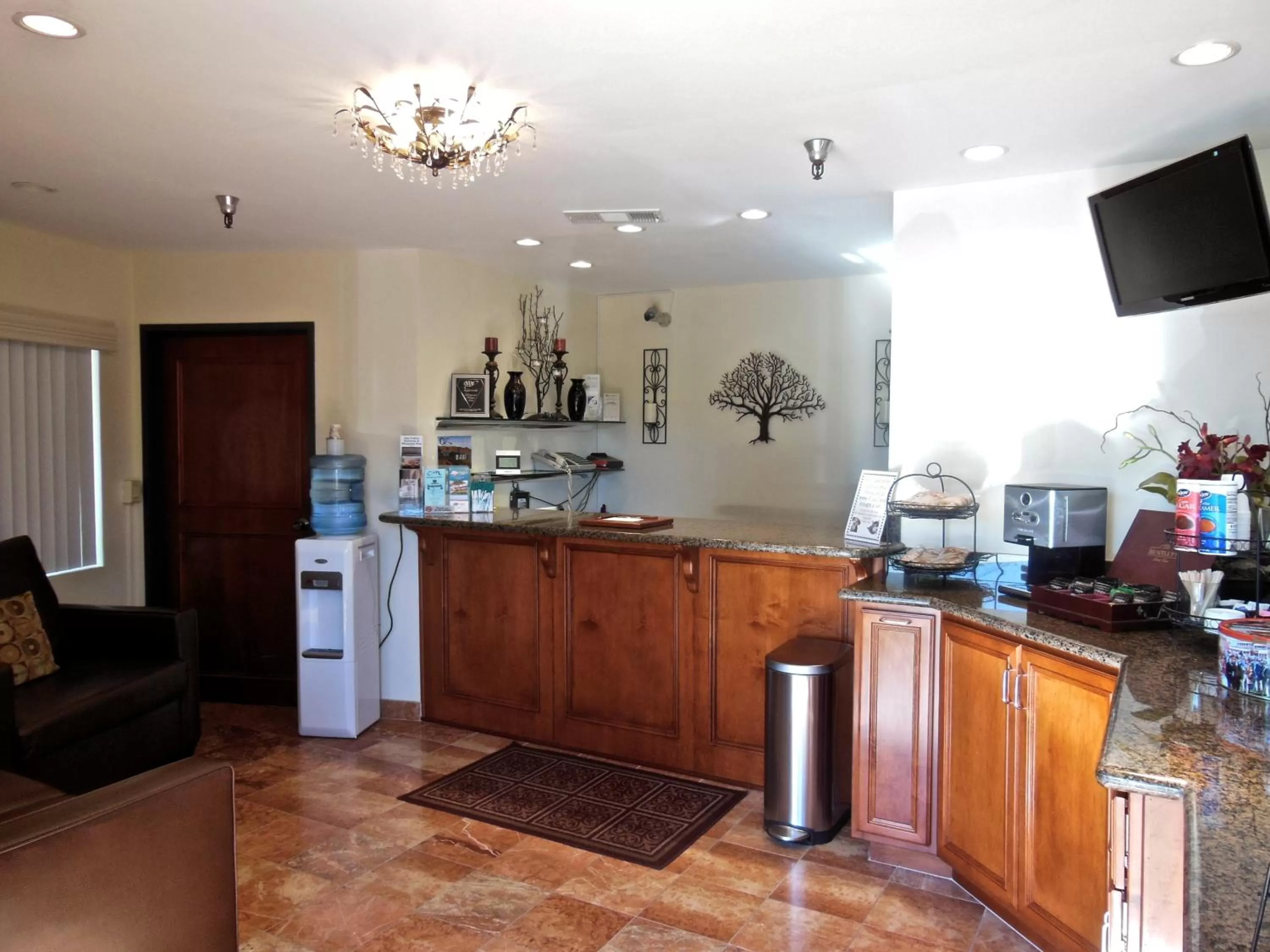 Kitchen or kitchenette in Oakridge Inn