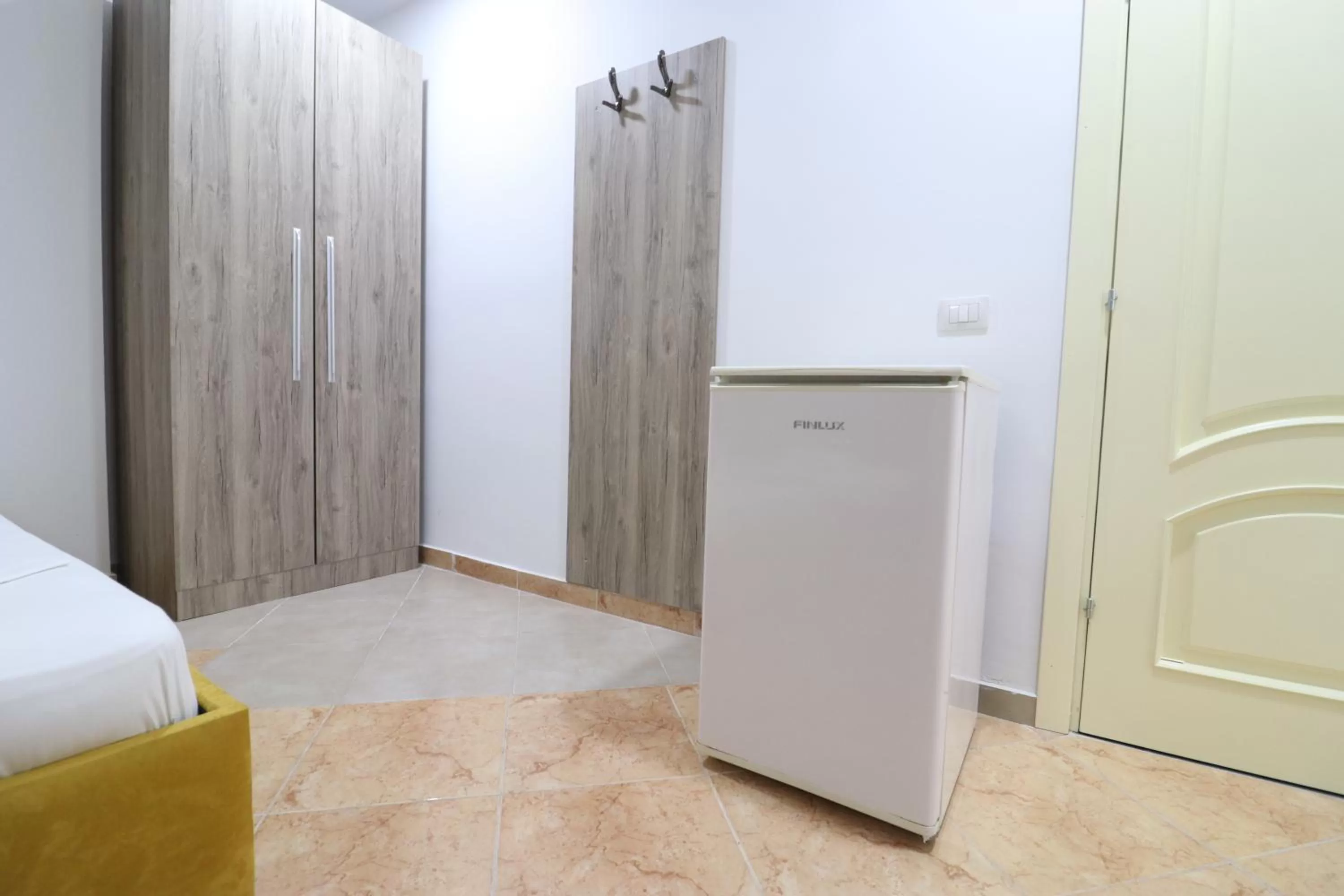 oven, Kitchen/Kitchenette in HOTEL KRISTAL