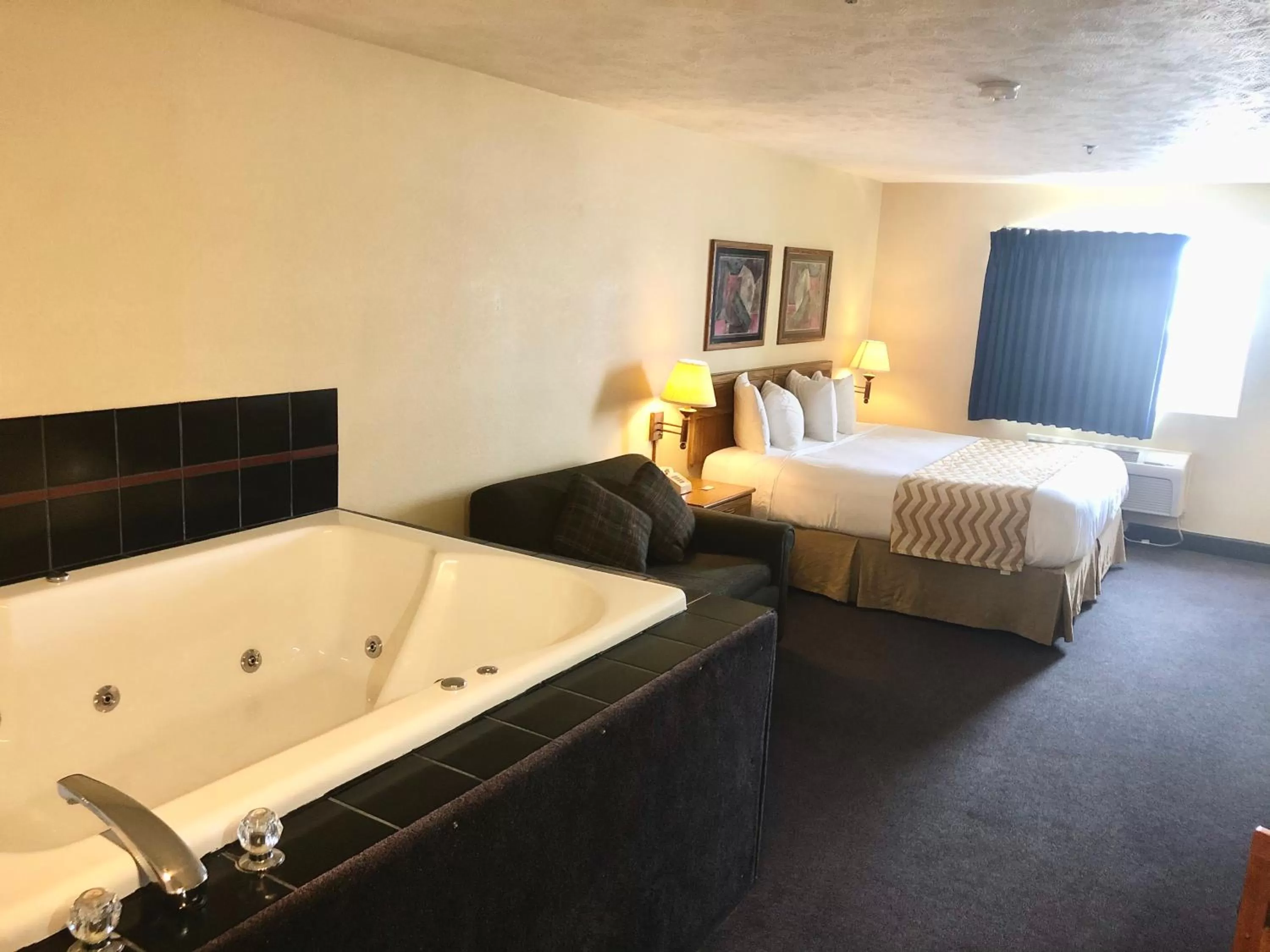 Photo of the whole room, Bed in Travelodge by Wyndham Grand Island