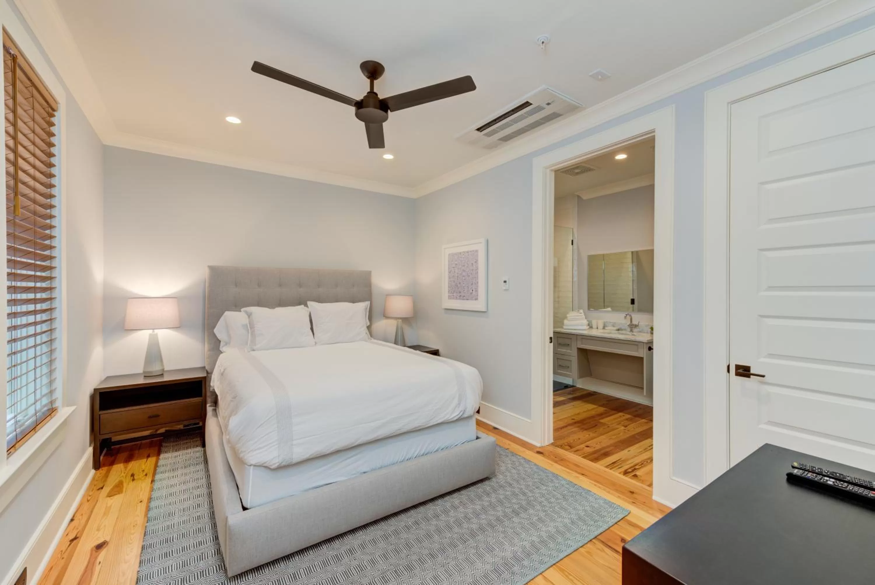 Bed in The Quarters on King