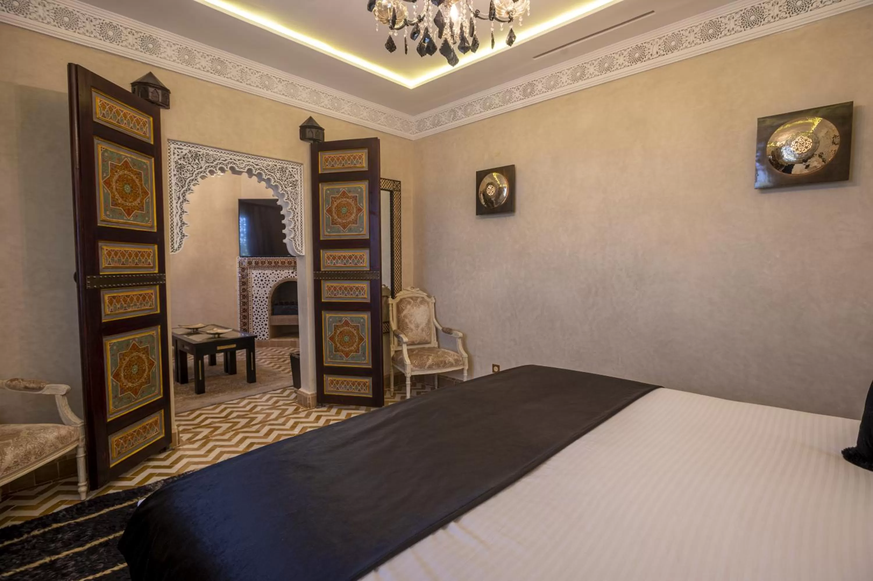 Bed in Maria Towers , Palais Table d'hôtes & SPA