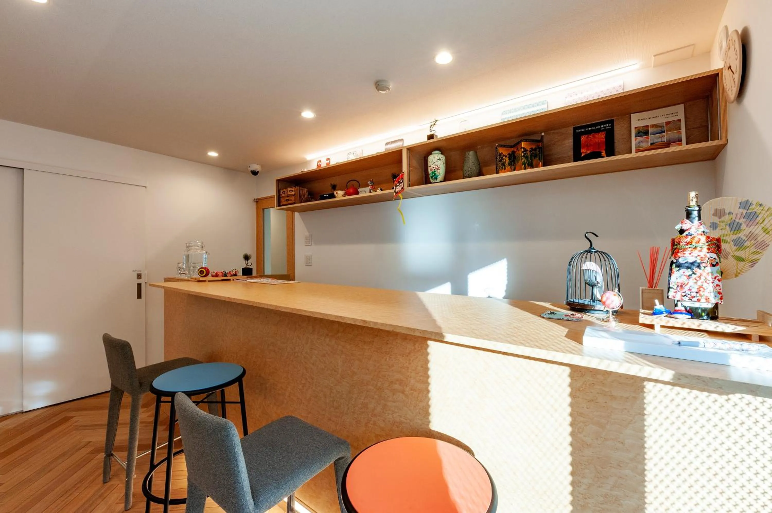Lobby or reception in plat hostel keikyu haneda home