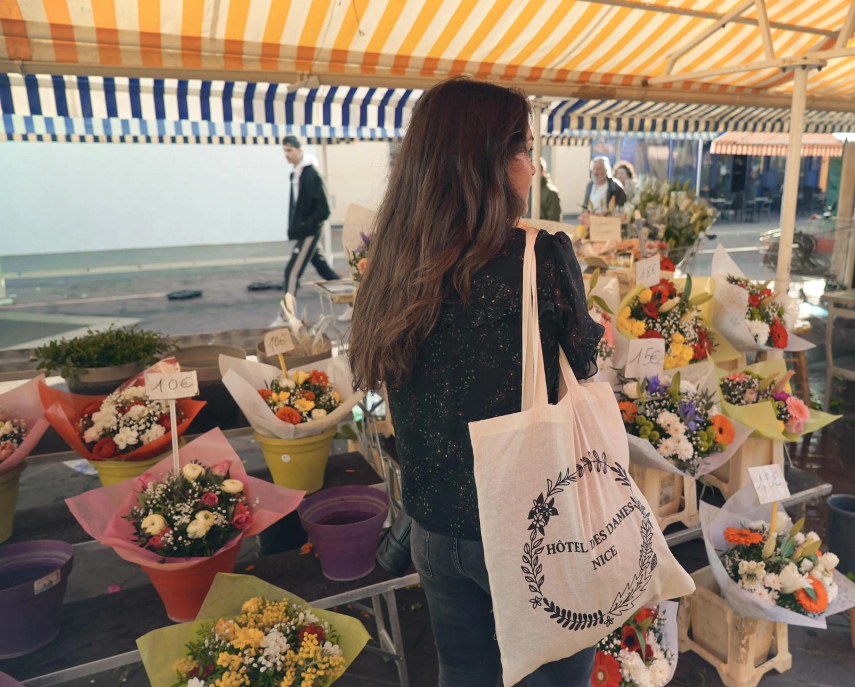 People in Hotel des Dames