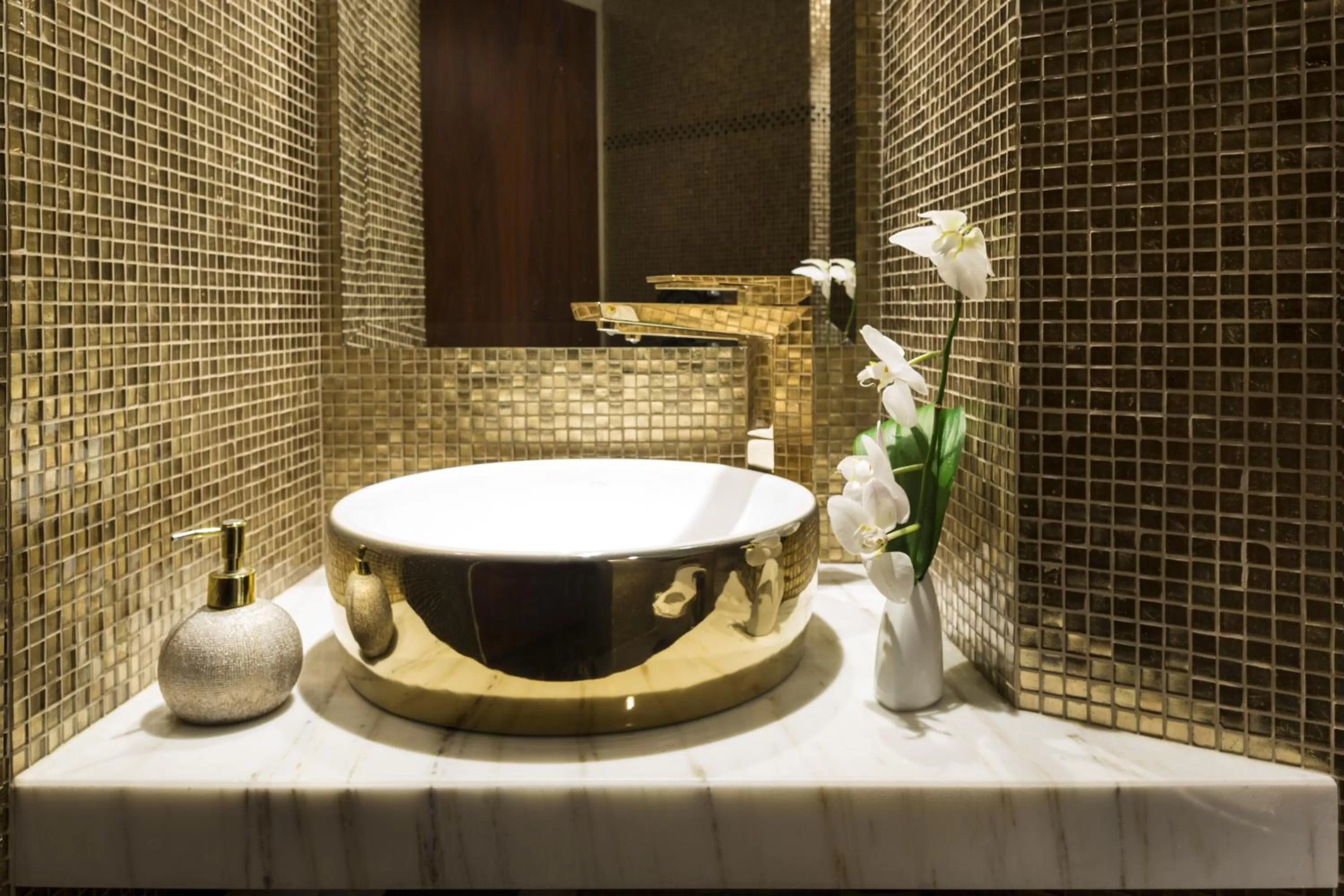 Bathroom in Hotel Opéra Richepanse