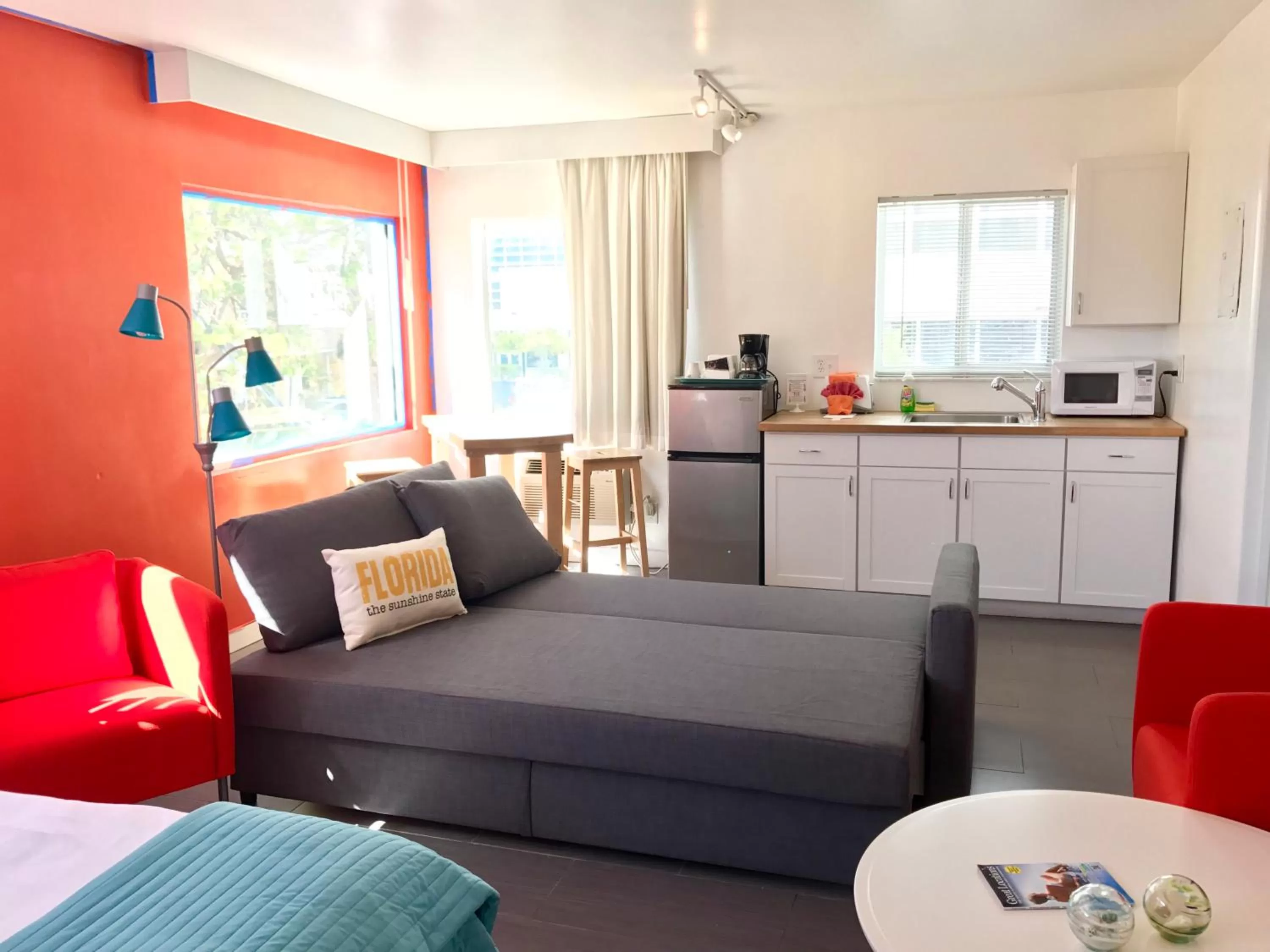 Living room, Bed in Snooze