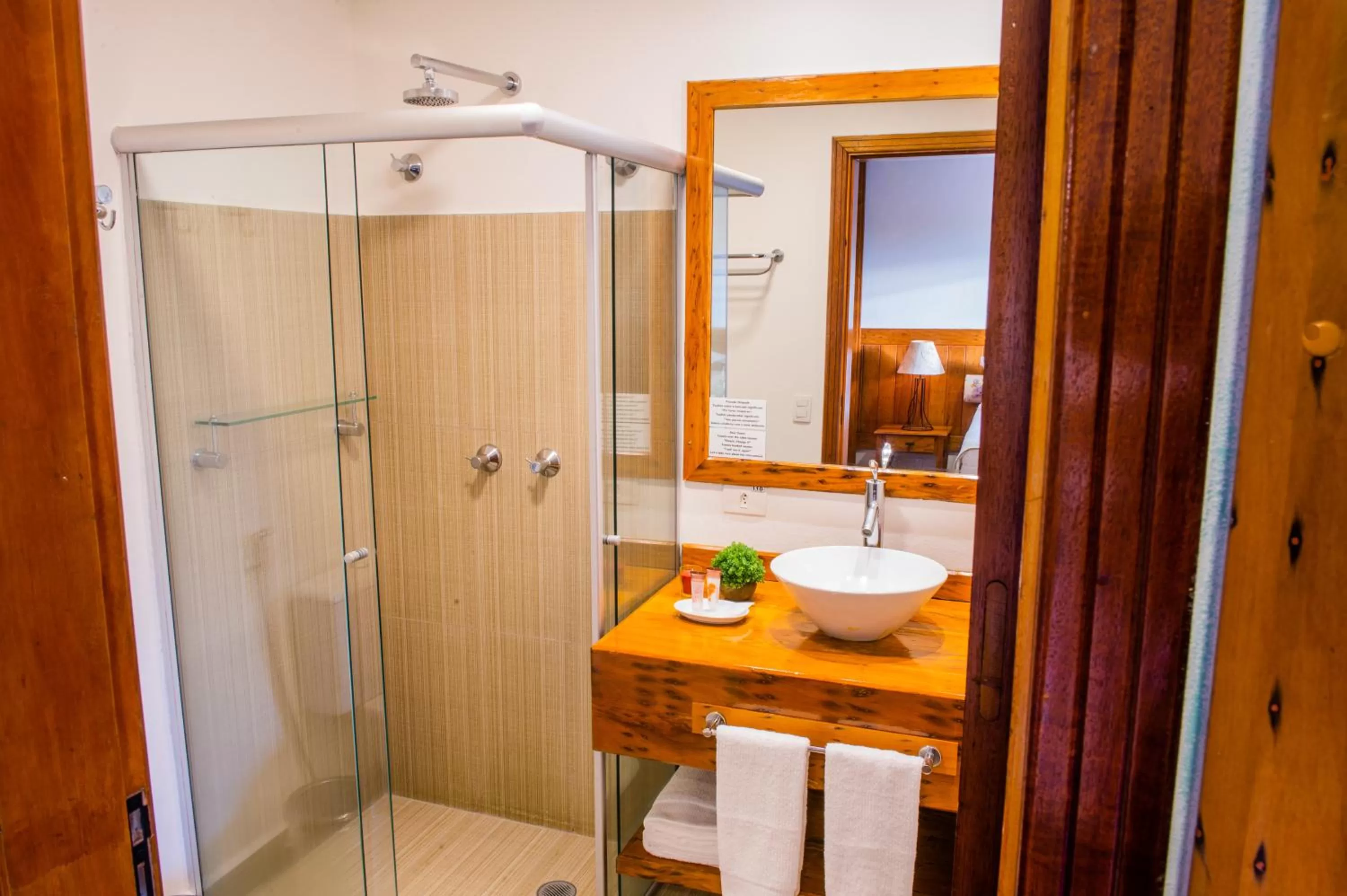 Shower, Bathroom in Pousada das Lavandas